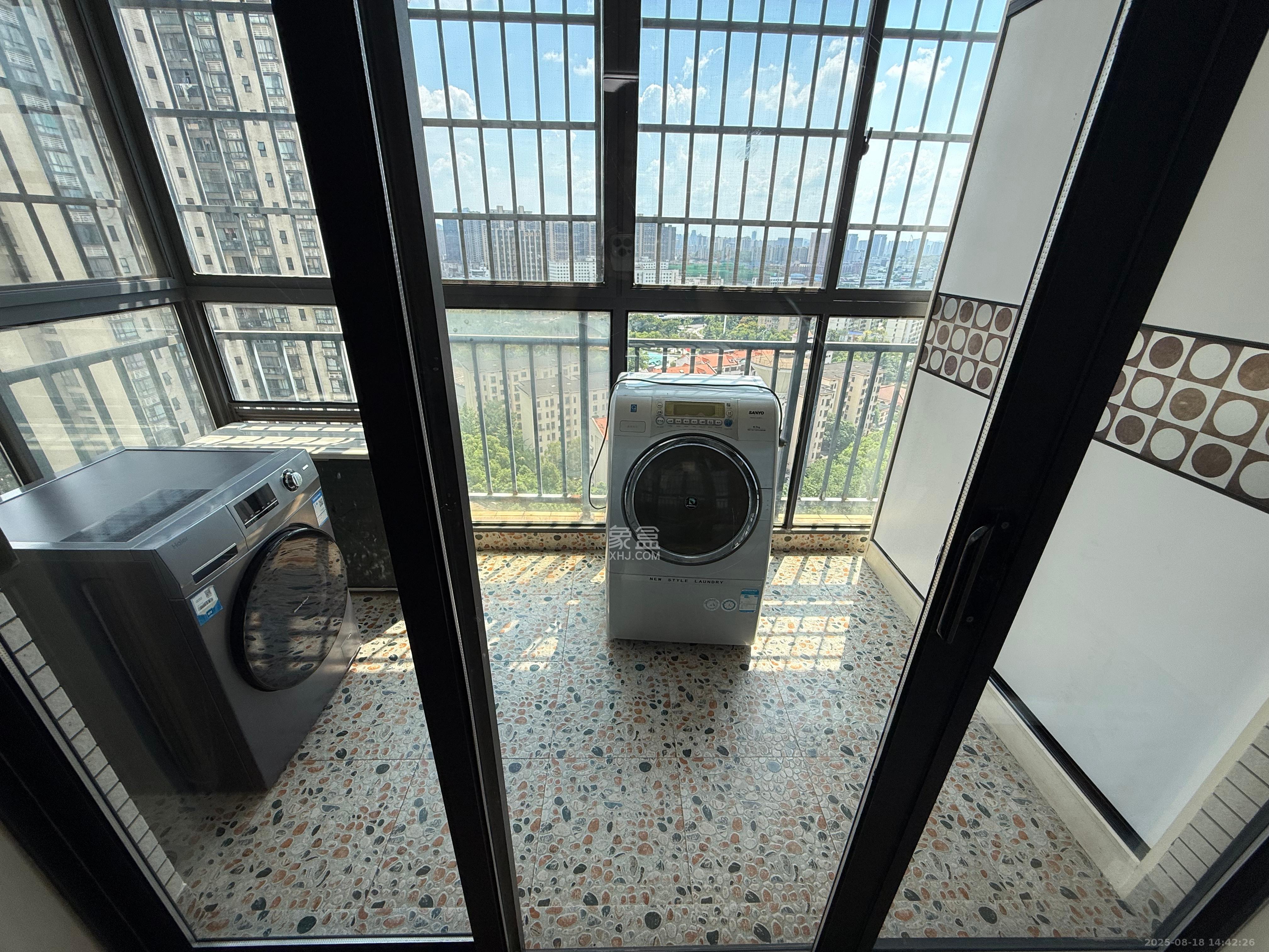 莱茵城  3室2厅1卫   2200.00元/月室内图