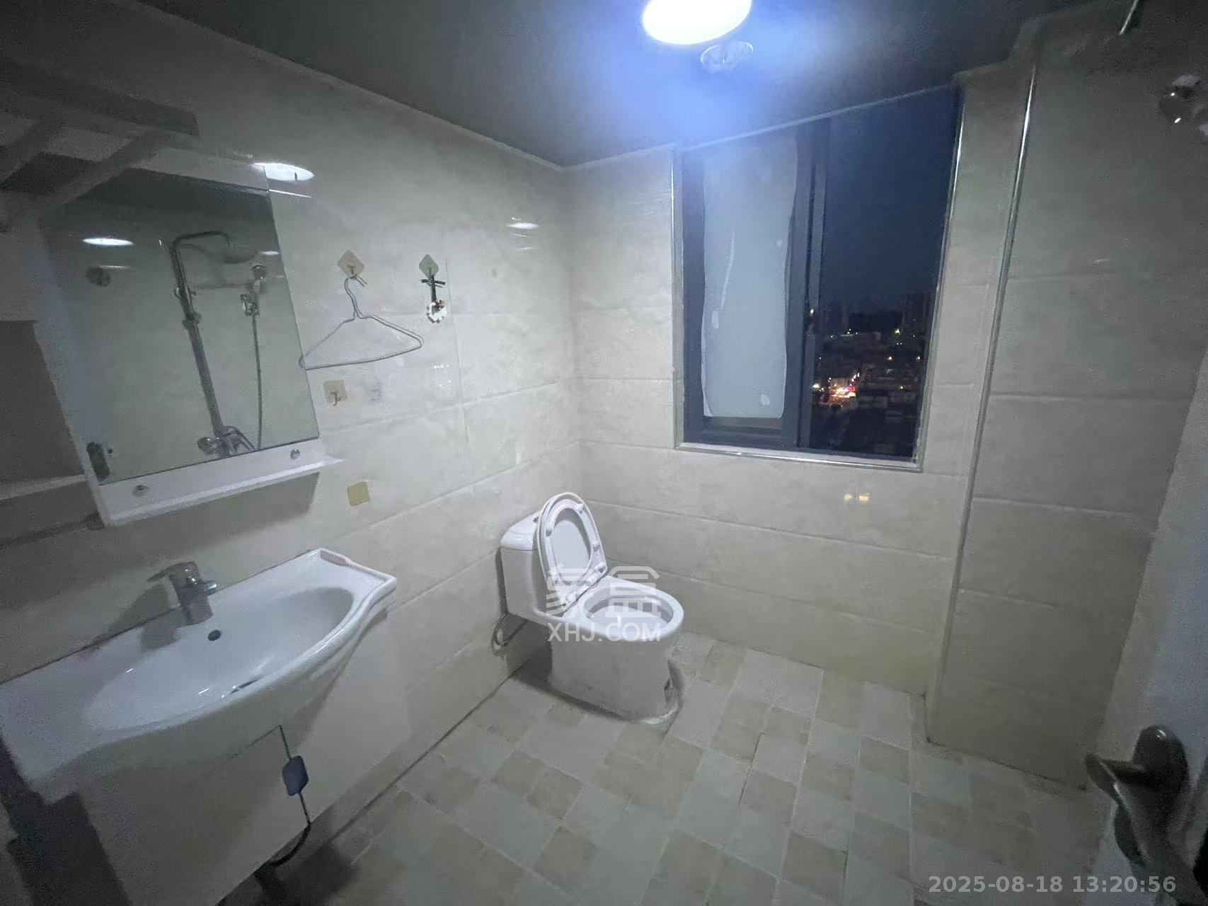 兴隆景苑  3室2厅2卫    2500.0元/月 兴隆景苑  3室2厅2卫    2500.0元/月室内图