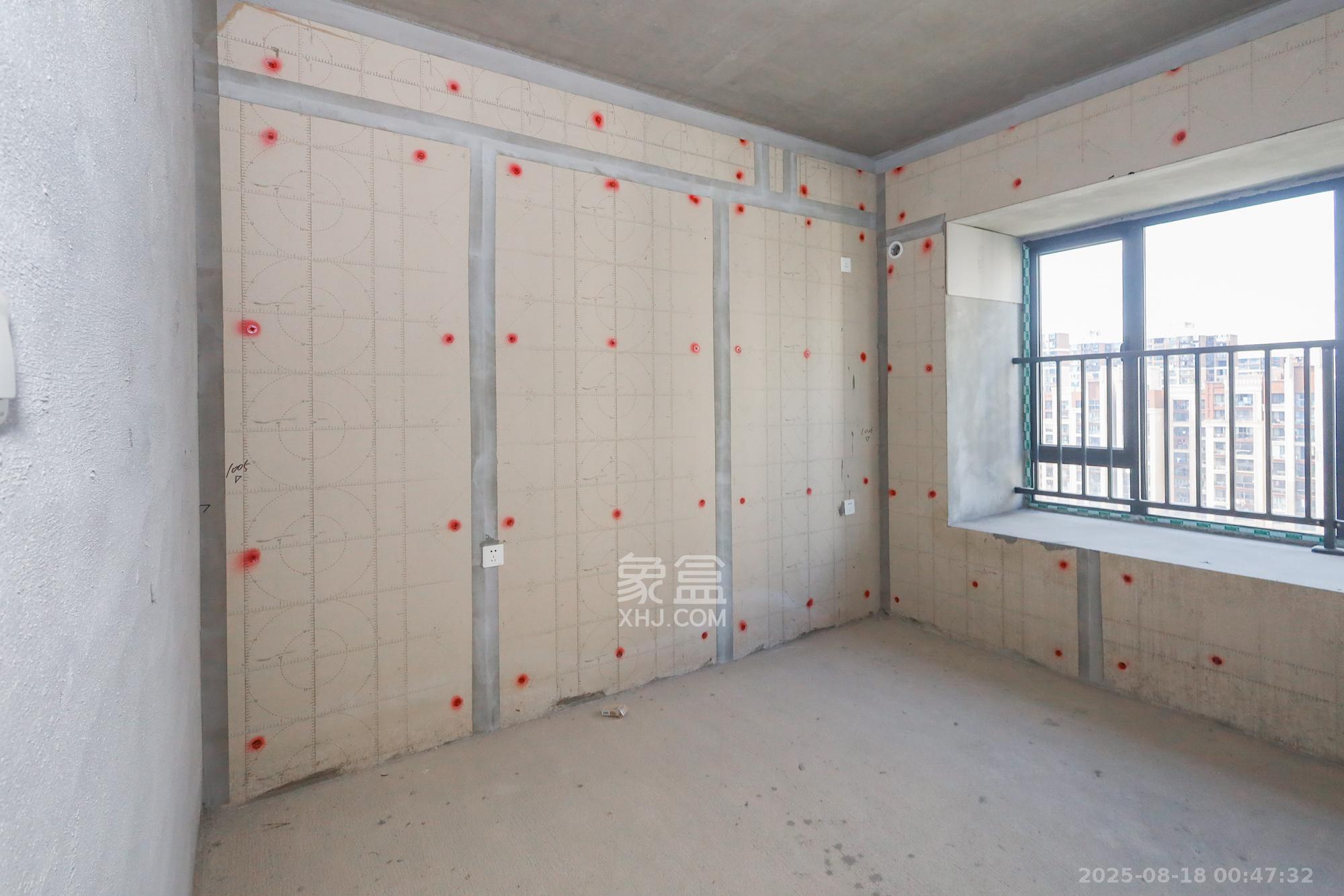 华杰天骄（滨江福源里）  4室2厅2卫    167.8万卧室