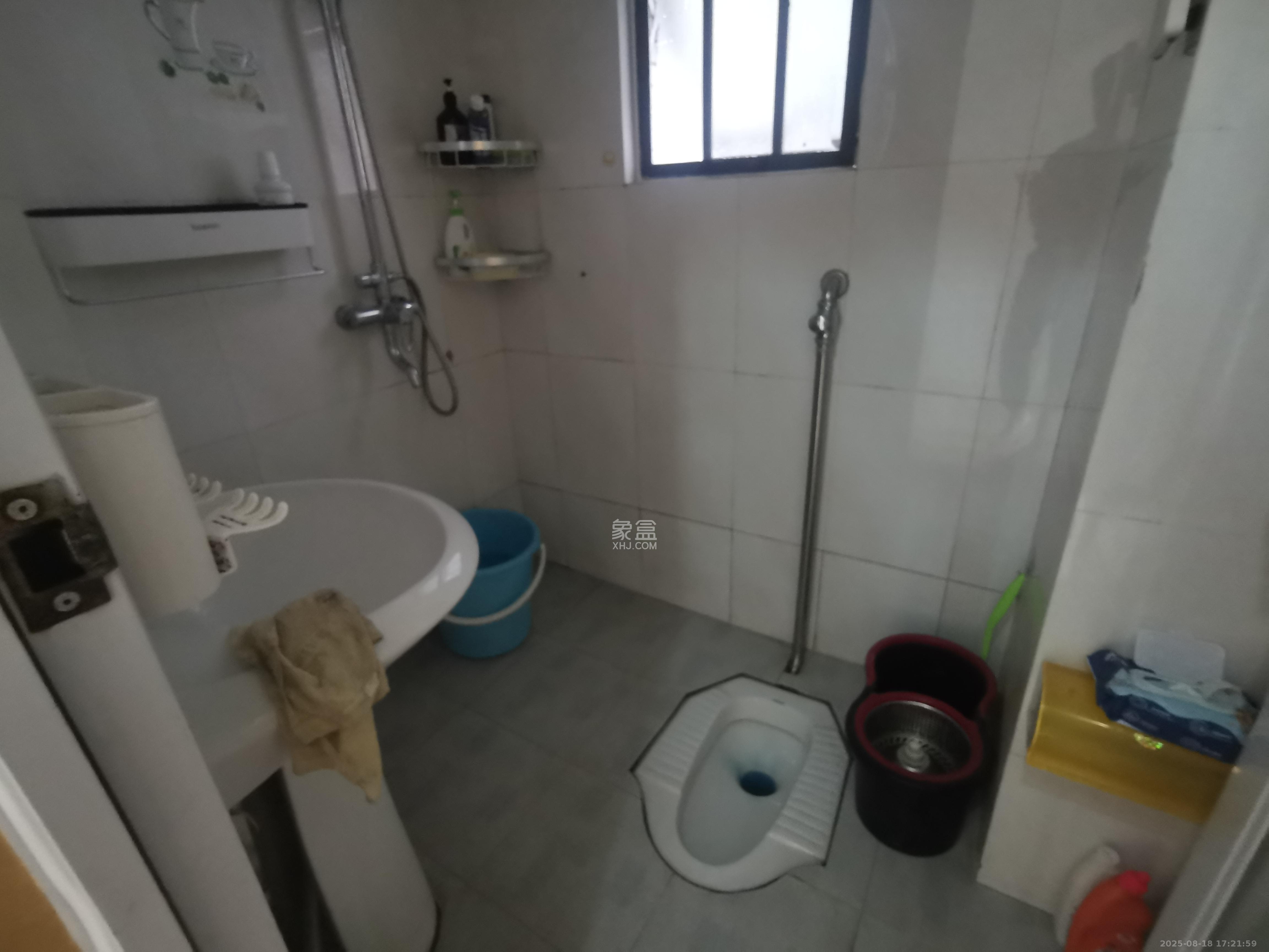 银港水晶城  3室2厅2卫    2700.0元/月室内图