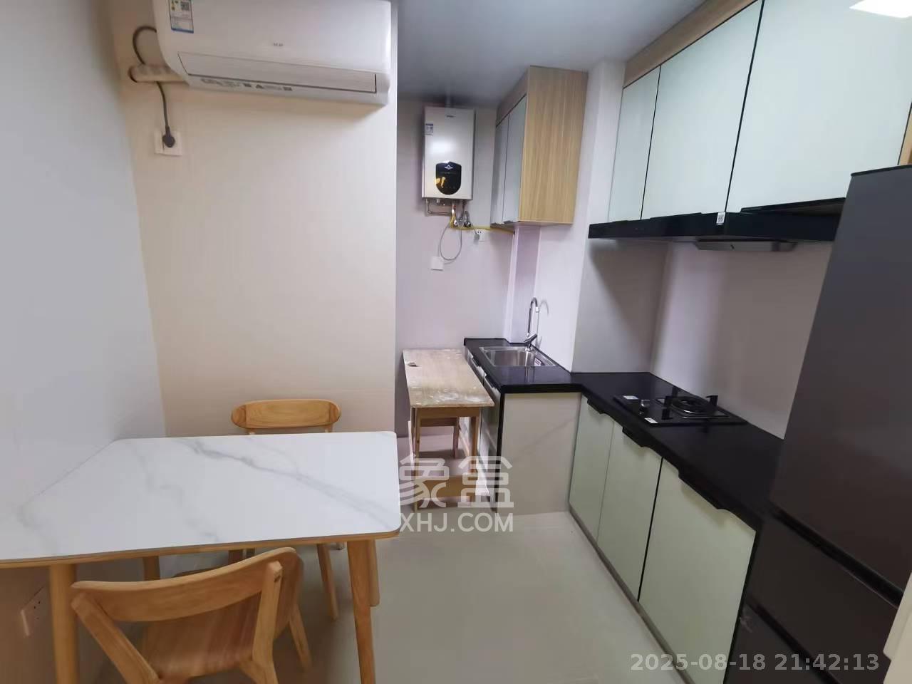 中天广场  2室1厅1卫    2600.0元/月 中天广场  2室1厅1卫    2600.0元/月室内图