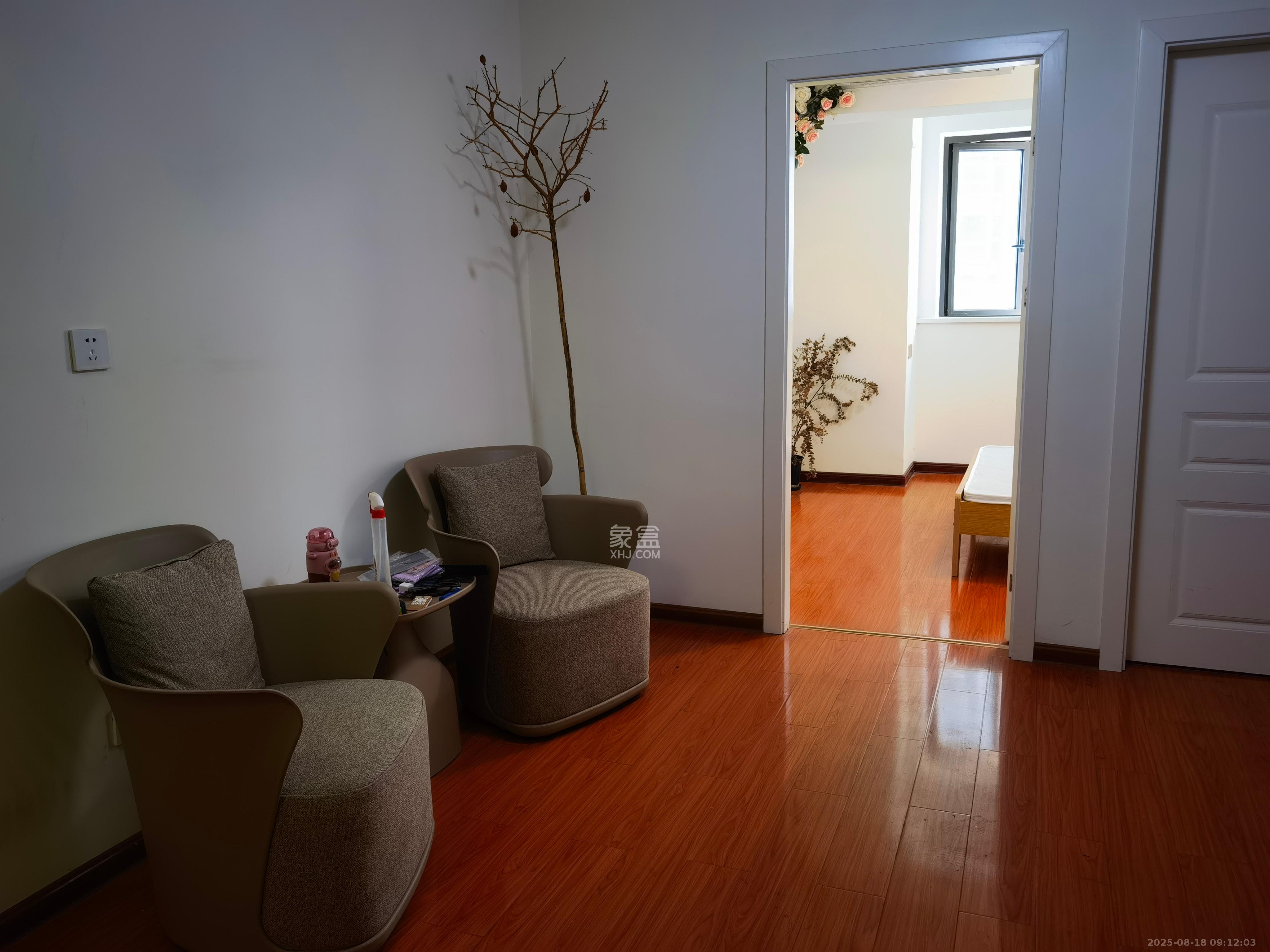 东友星座  1室1厅1卫    2200.0元/月室内图