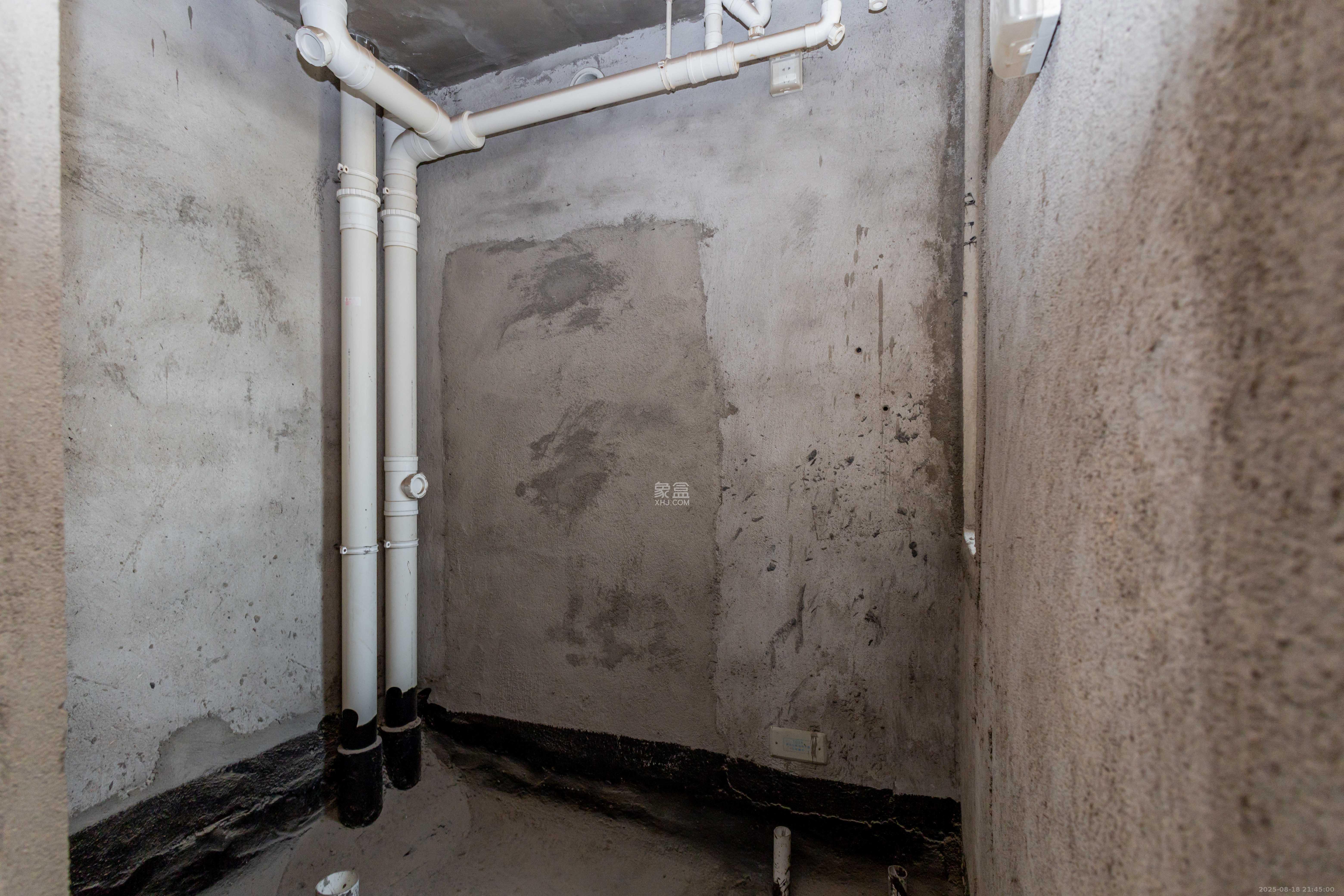 和泉嘉园 4室2厅2卫 70.0万 和泉嘉园 4室2厅2卫 70.0万卫生间