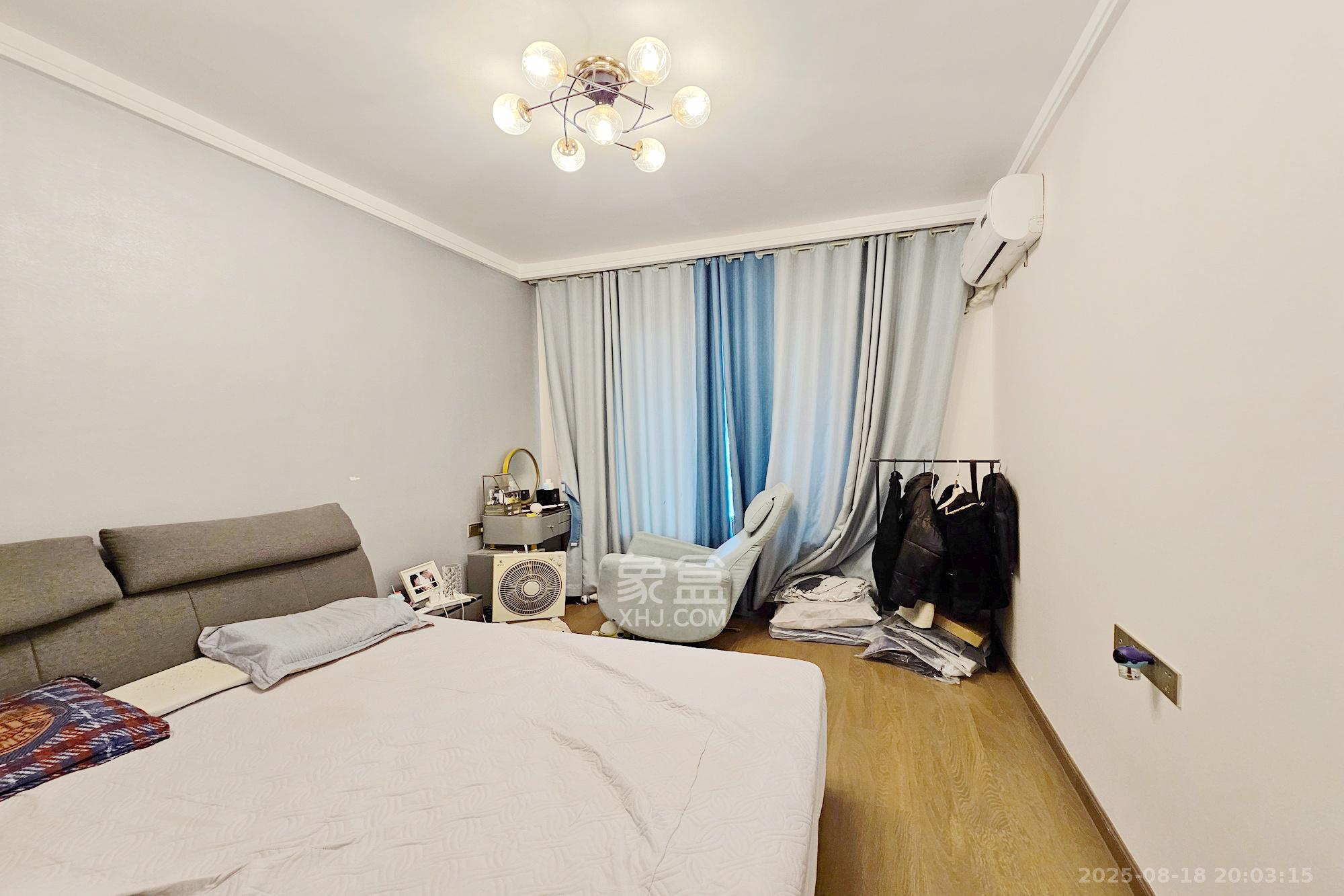 阳光城尚东湾蓝莓苑  4室2厅2卫    135.0万 阳光城尚东湾蓝莓苑  4室2厅2卫    135.0万卧室