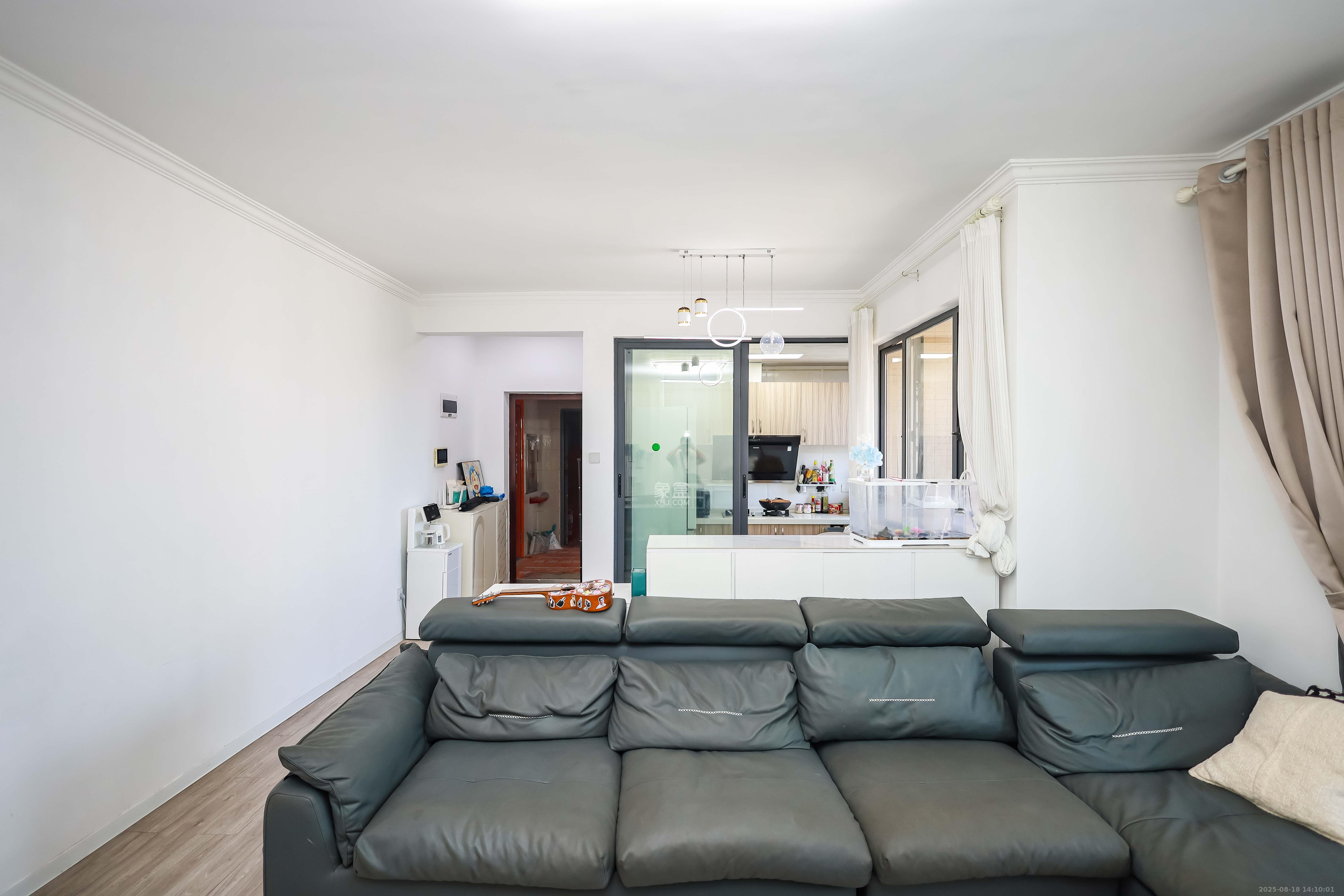 盛世耀凯  3室2厅1卫    85.8万客厅