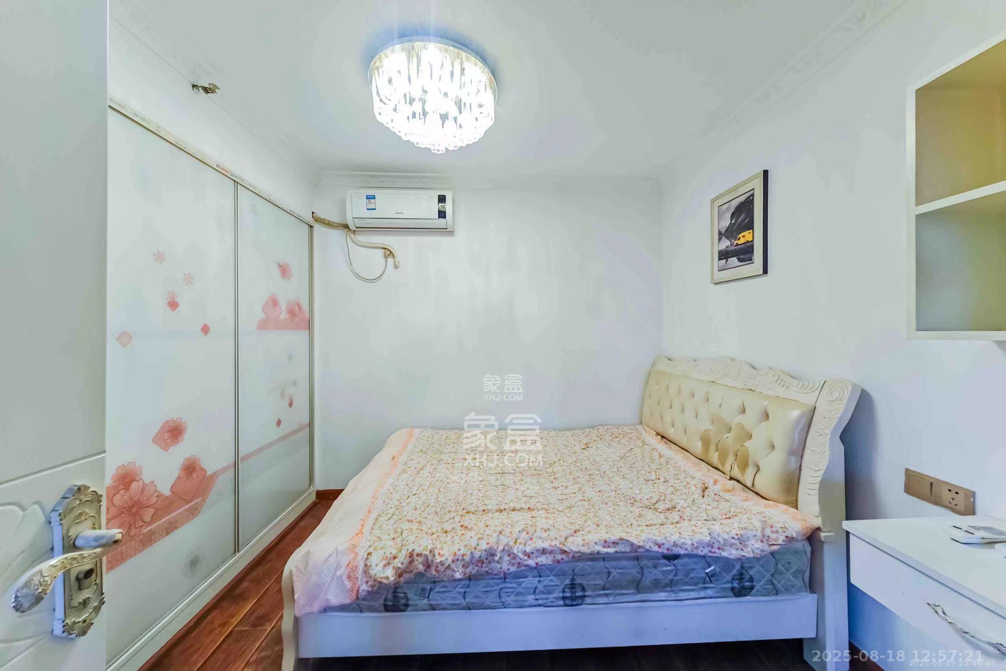 金色loft（鑫秋大厦）  2室2厅1卫    1800.0元/月室内图