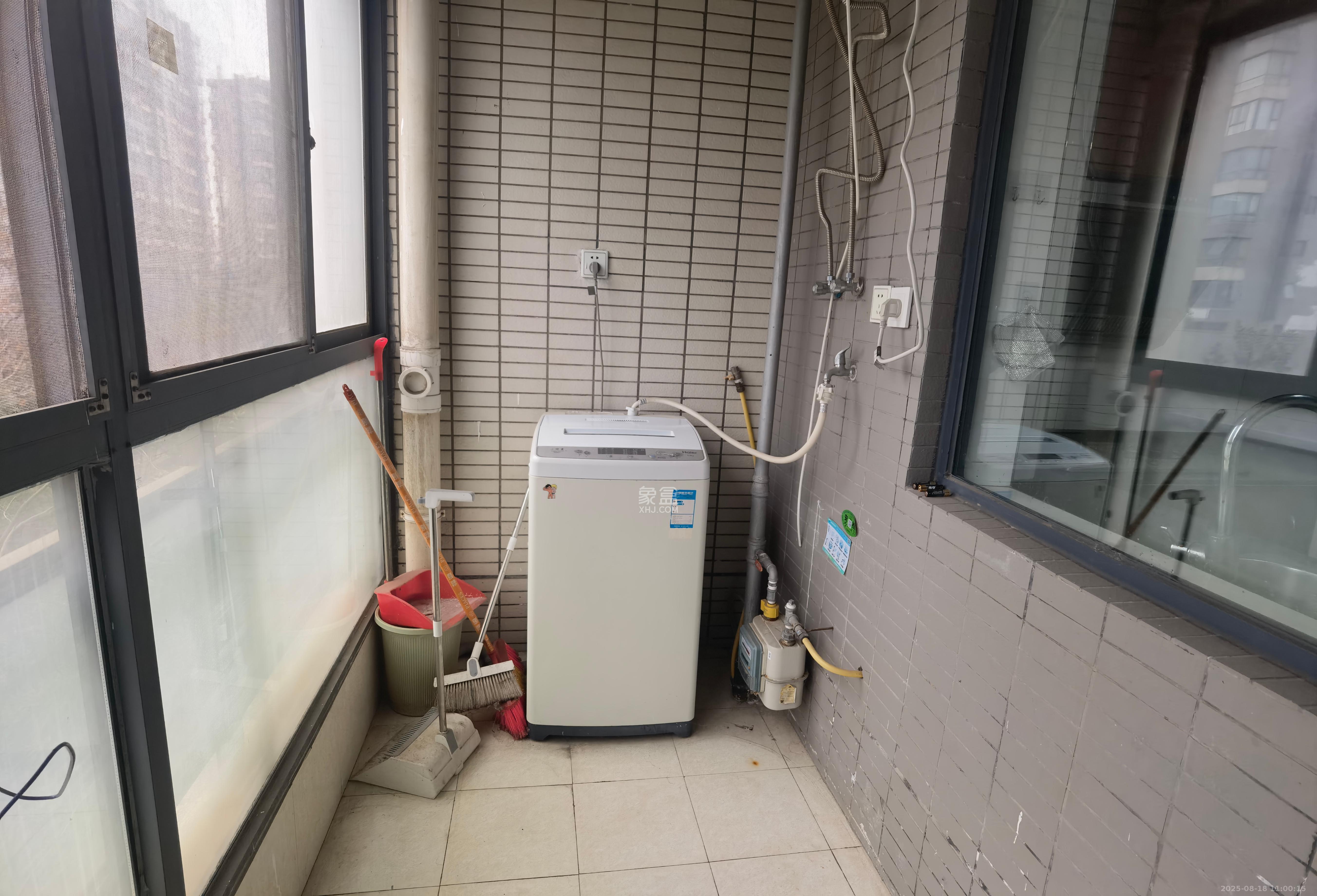 中信城市广场（中信新城一期）  1室1厅1卫    1000.0元/月室内图