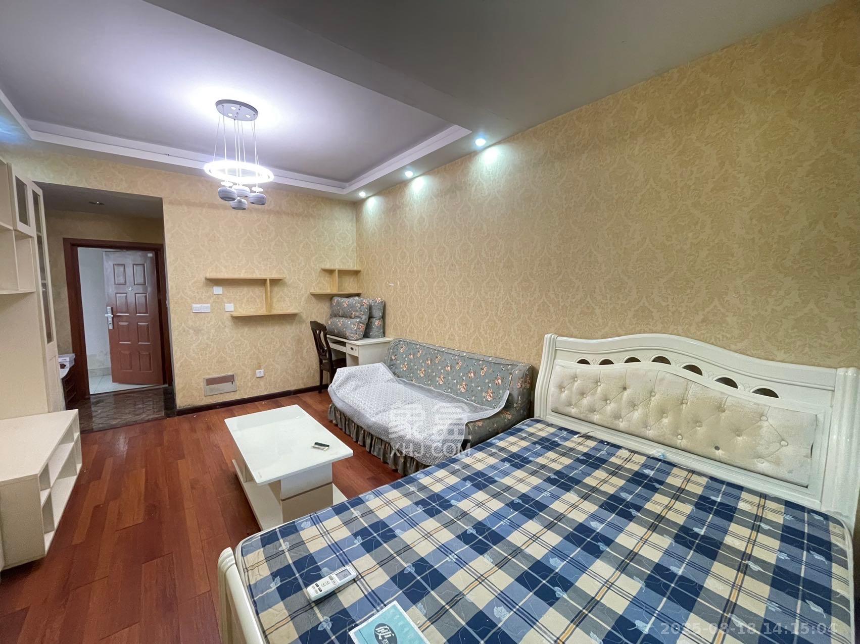 中城丽景香山园  1室1厅1卫    1750.0元/月室内图1