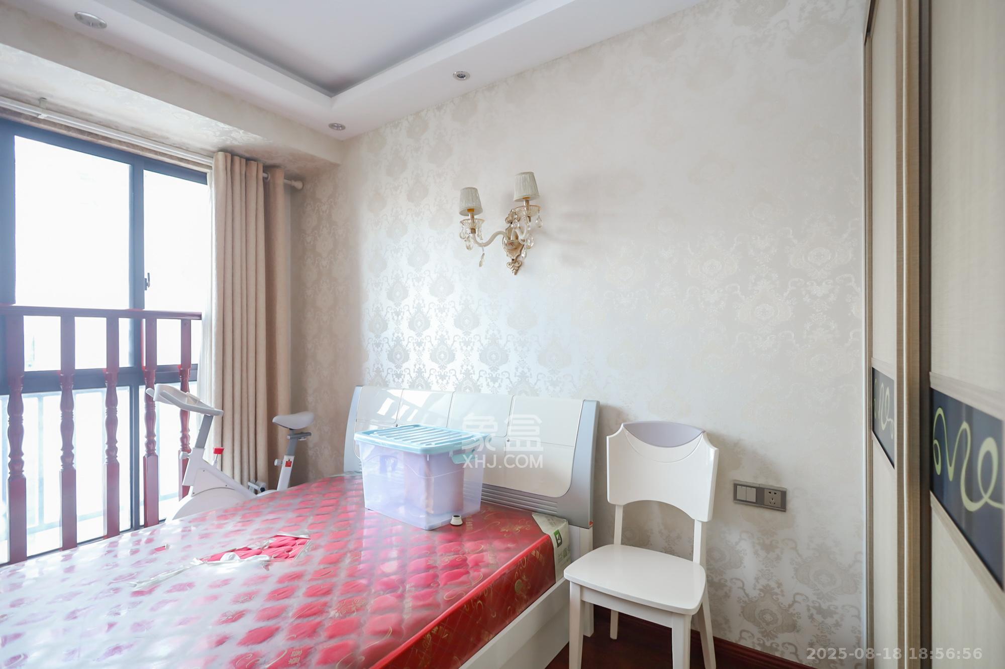 湘腾城市广场  3室2厅2卫    120.0万卧室