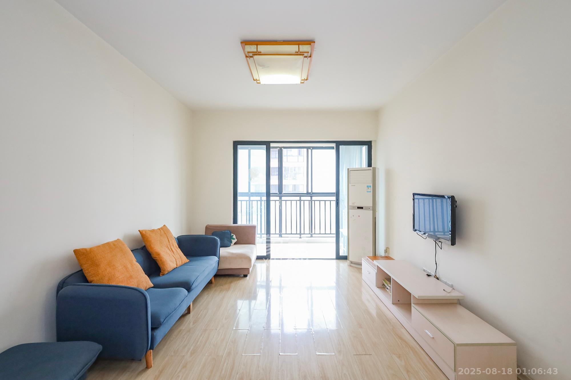 钰龙天下一期 1室2厅1卫 200.0万 钰龙天下一期 1室2厅1卫 200.0万客厅