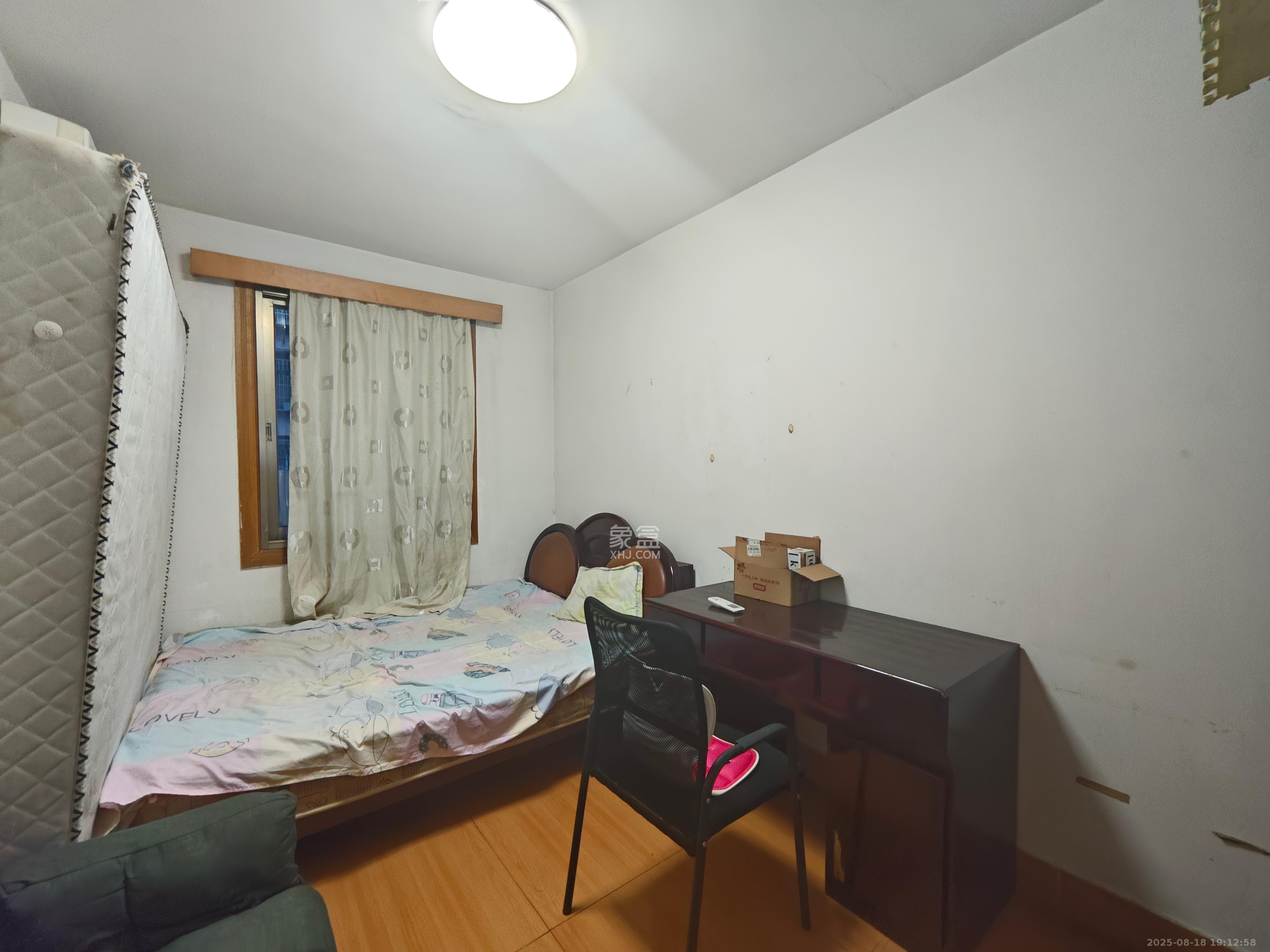 天鸿小区  2室2厅1卫    1400.0元/月室内图