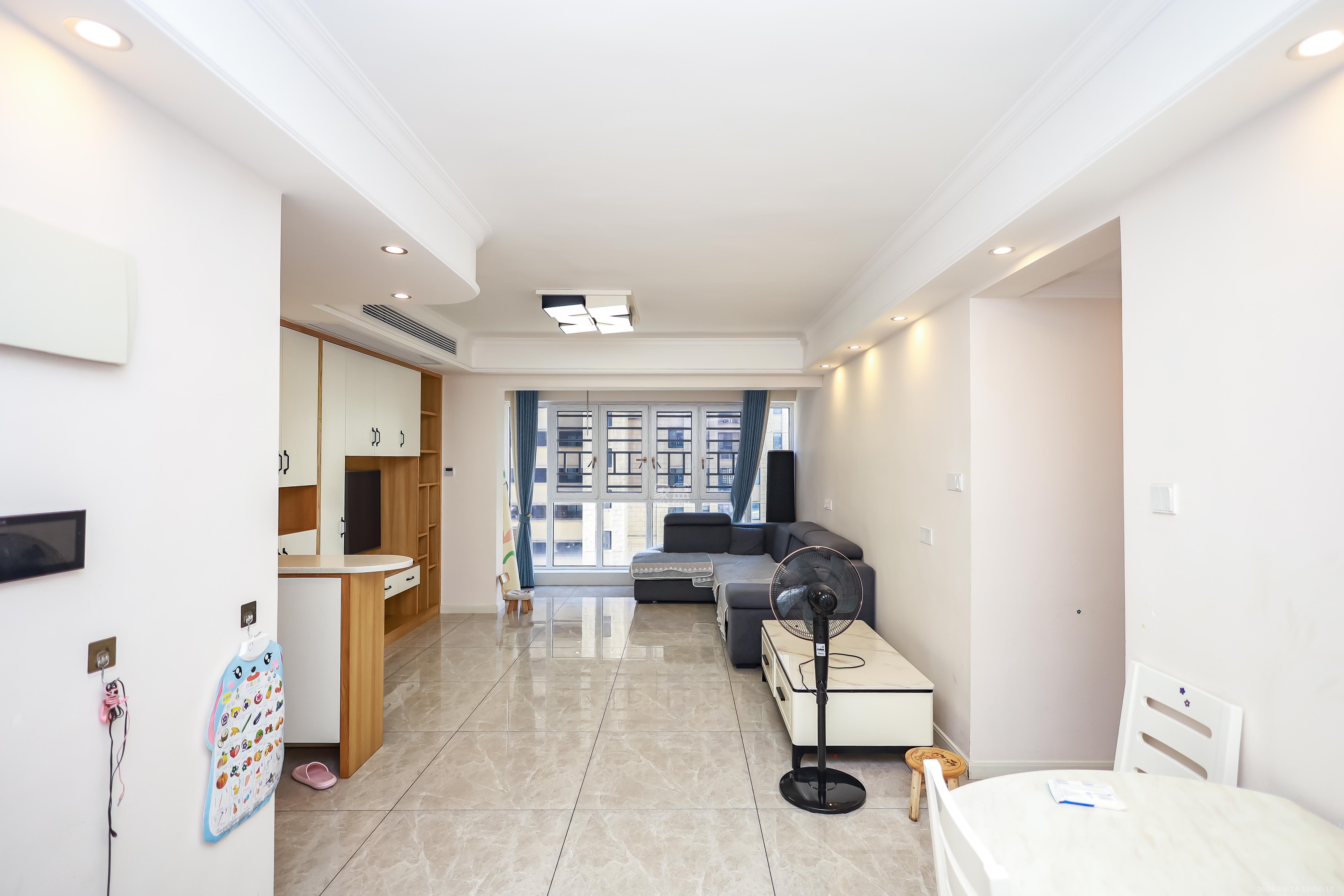 奥克斯缔壹城 4室2厅2卫 168.0万 奥克斯缔壹城 4室2厅2卫 168.0万客厅