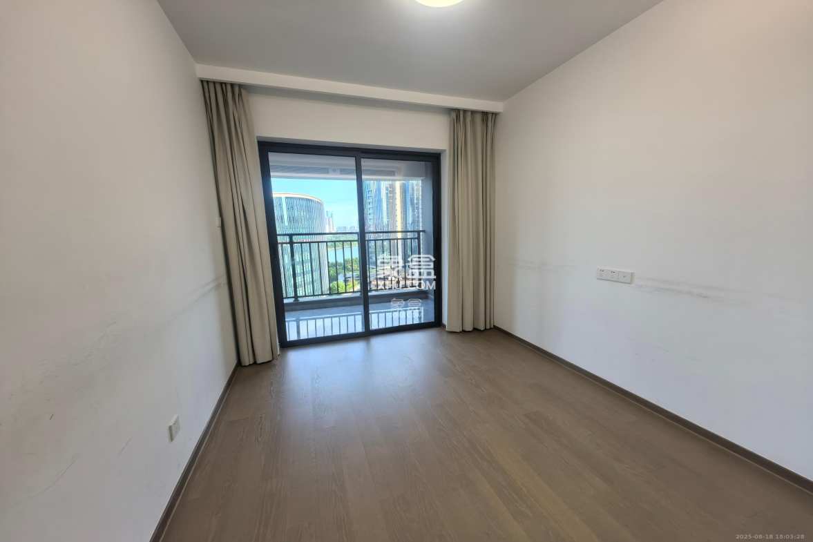 滨江府1913 4室2厅3卫 8500.0元/月 滨江府1913 4室2厅3卫 8500.0元/月室内图