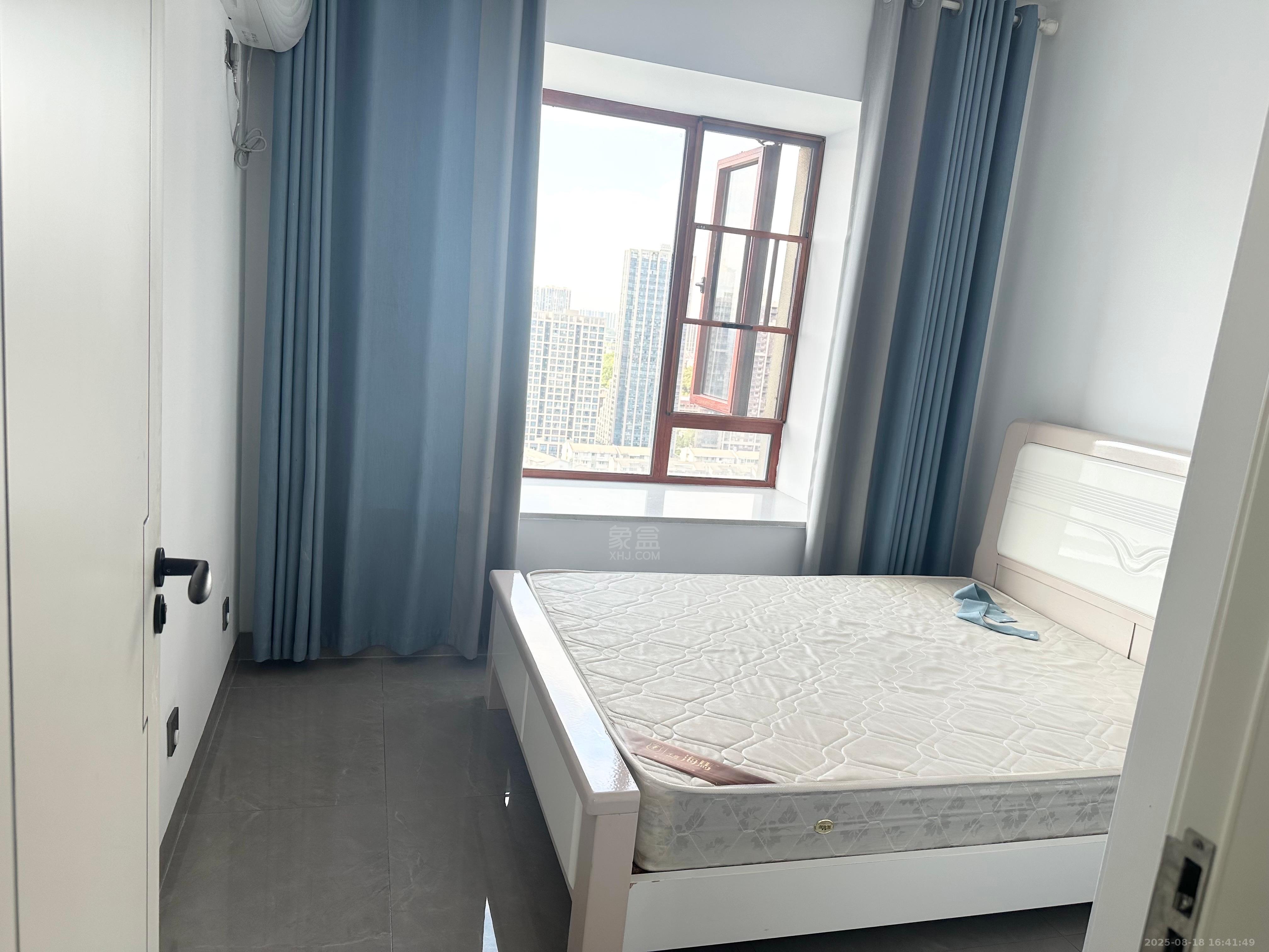 白金汉宫 3室1厅1卫 2500.0元/月 白金汉宫 3室1厅1卫 2500.0元/月室内图