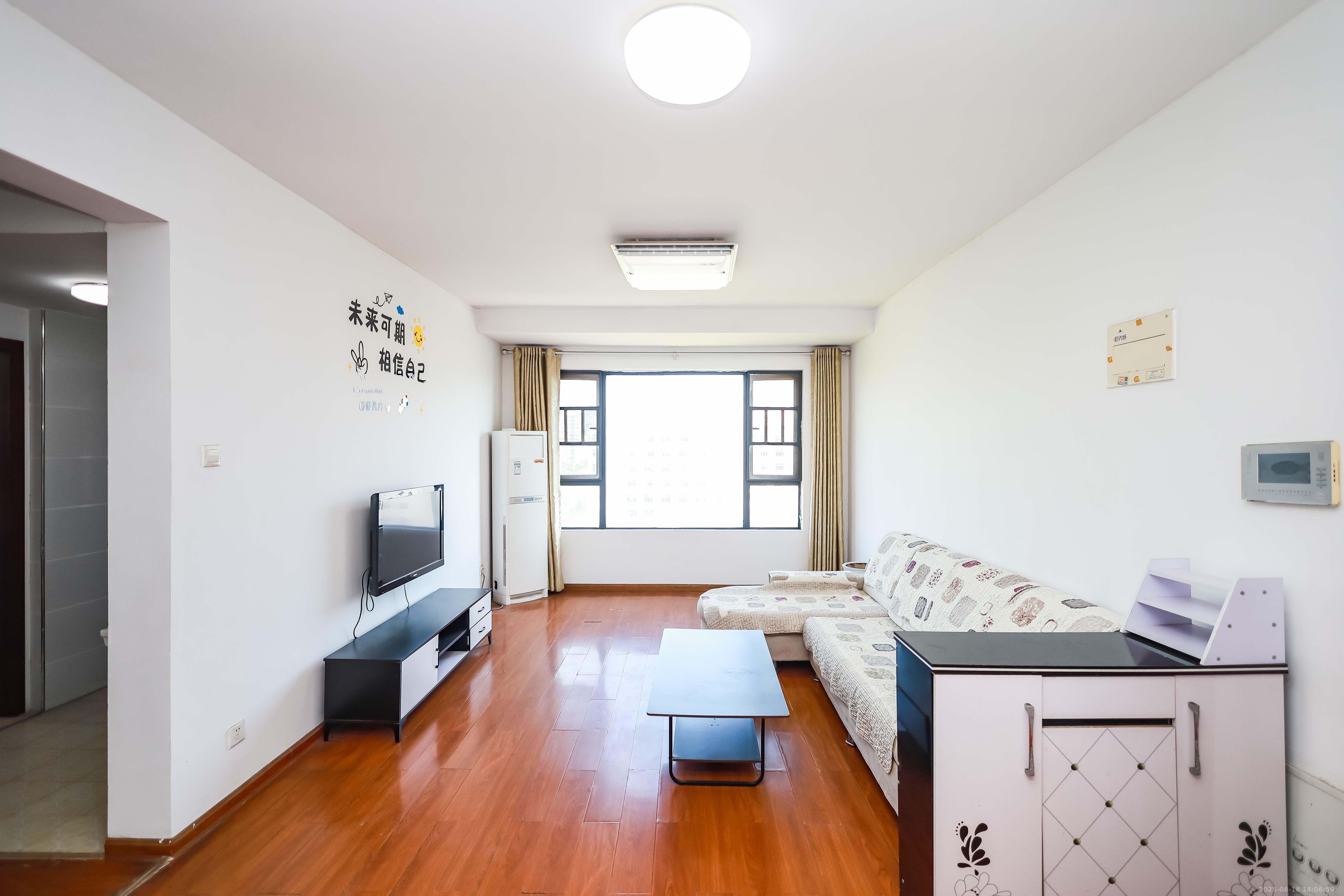 长房时代城  3室2厅1卫    82.8万 长房时代城  3室2厅1卫    82.8万客厅