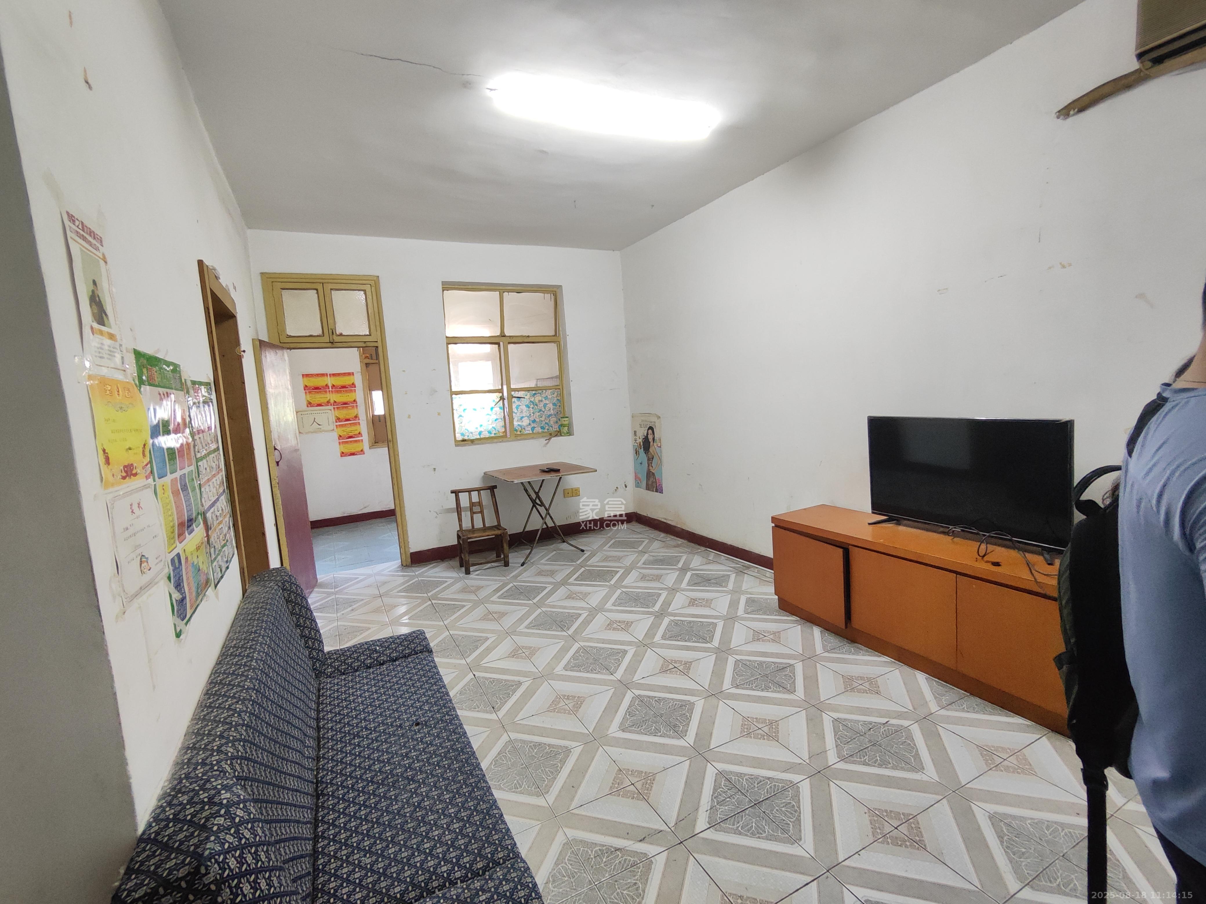 晓园宿舍(晓园路湘运小区) 3室1厅1卫 1400.0元/月 晓园宿舍(晓园路湘运小区) 3室1厅1卫 1400.0元/月室内图