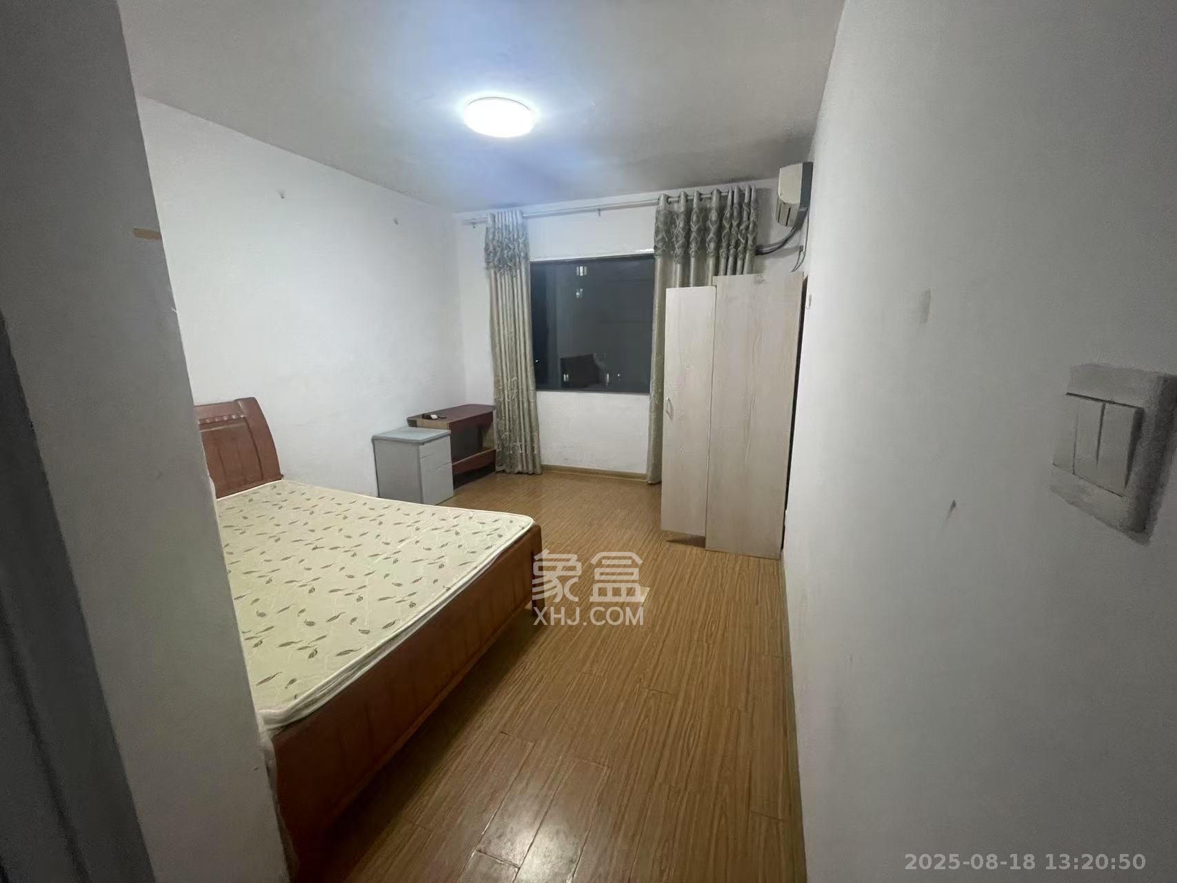 兴隆景苑  3室2厅2卫    2500.0元/月 兴隆景苑  3室2厅2卫    2500.0元/月室内图1