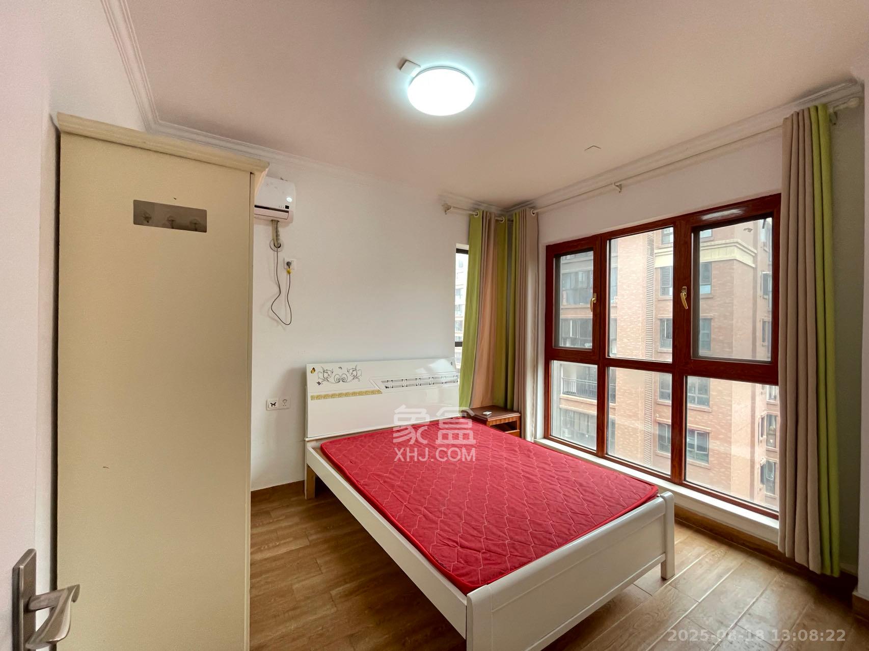 润屋美院 5室2厅2卫 3000.0元/月 润屋美院 5室2厅2卫 3000.0元/月室内图