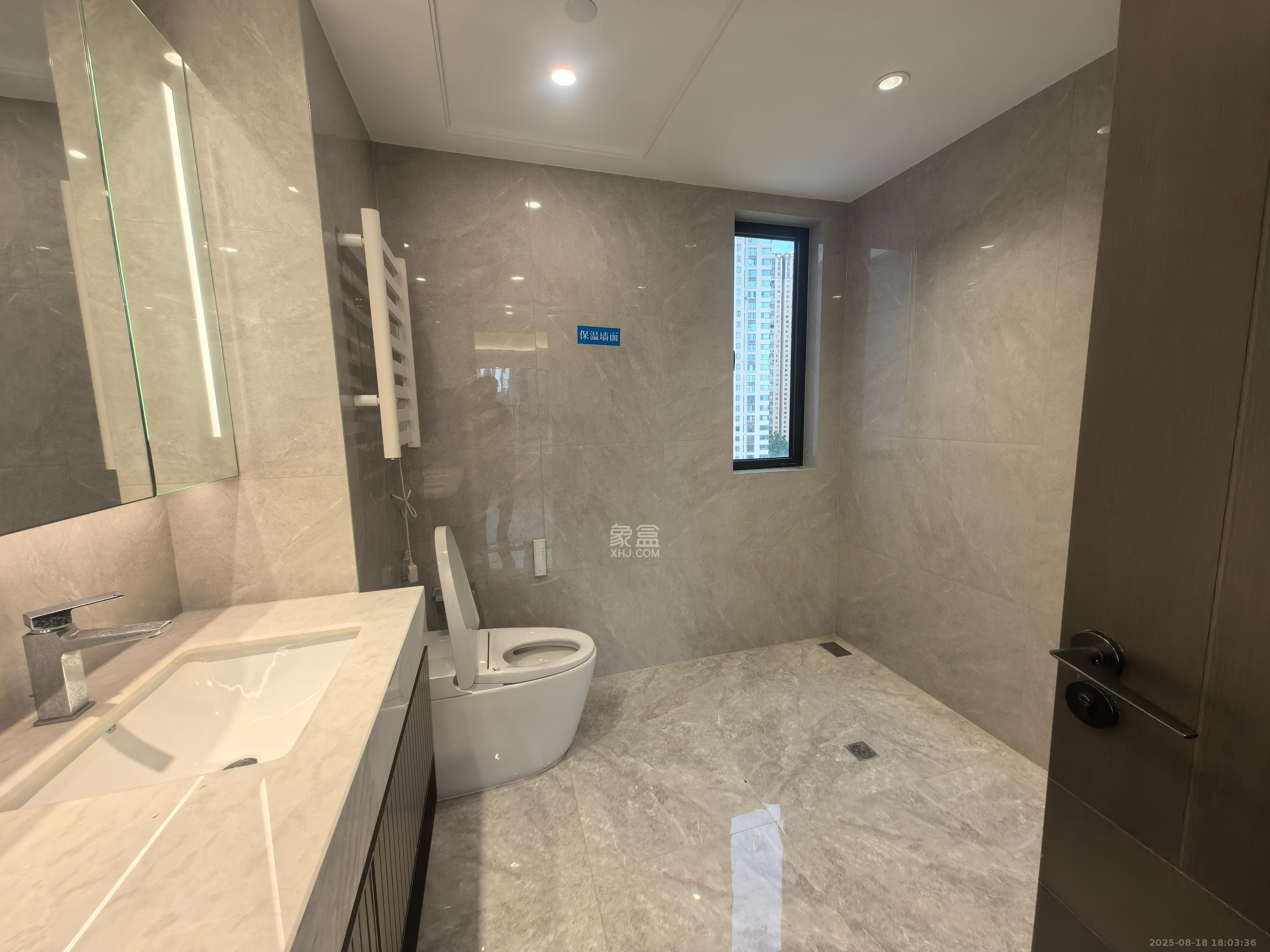 滨江府1913  4室2厅3卫    8500.0元/月室内图