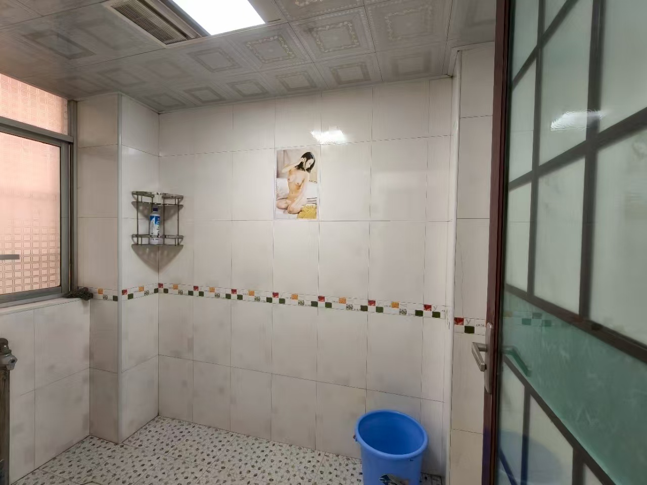 华联小区  3室2厅2卫    1100.0元/月 华联小区  3室2厅2卫    1100.0元/月室内图