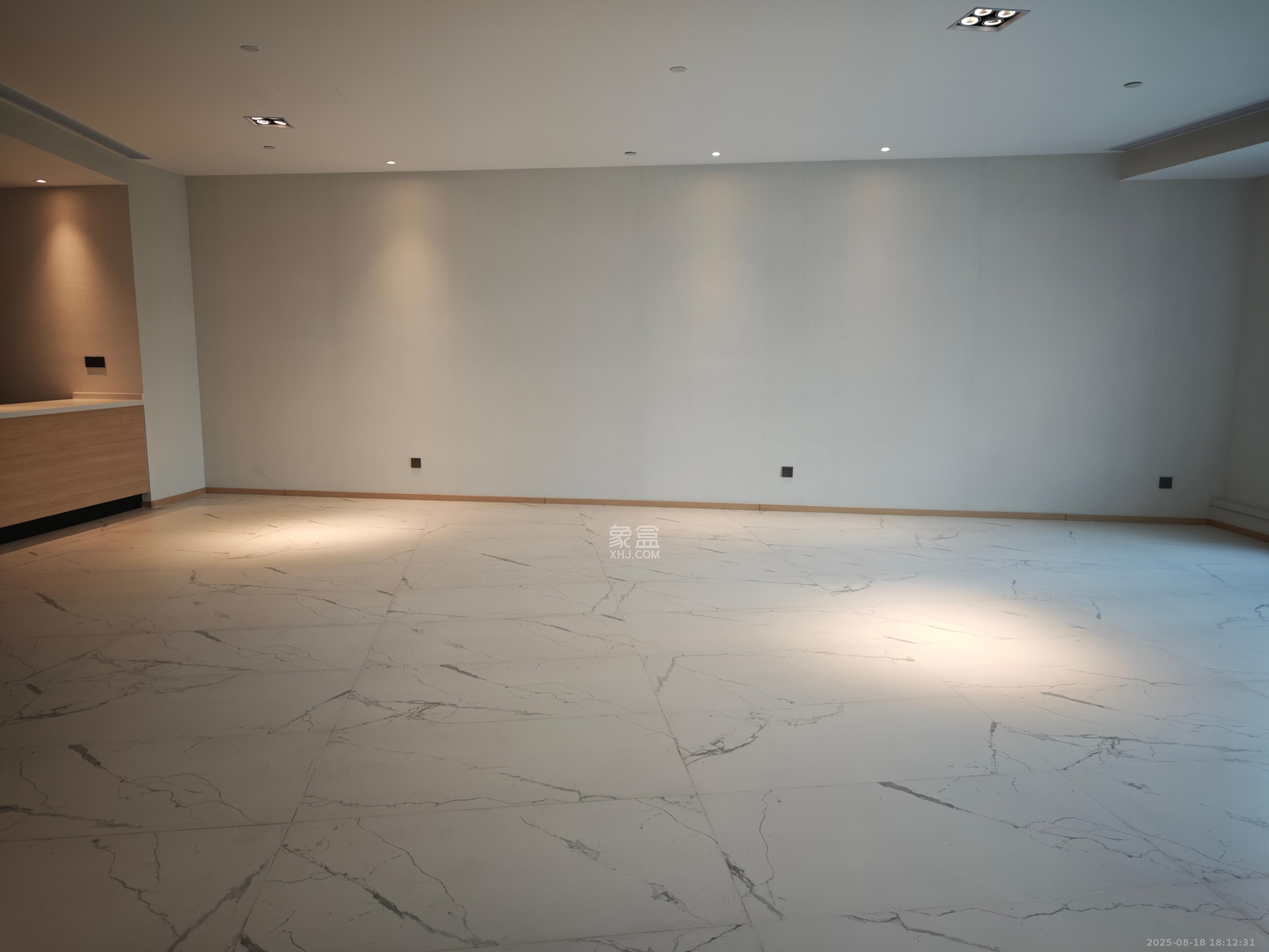 正荣梅溪紫阙台  4室2厅3卫    8500.0元/月室内图