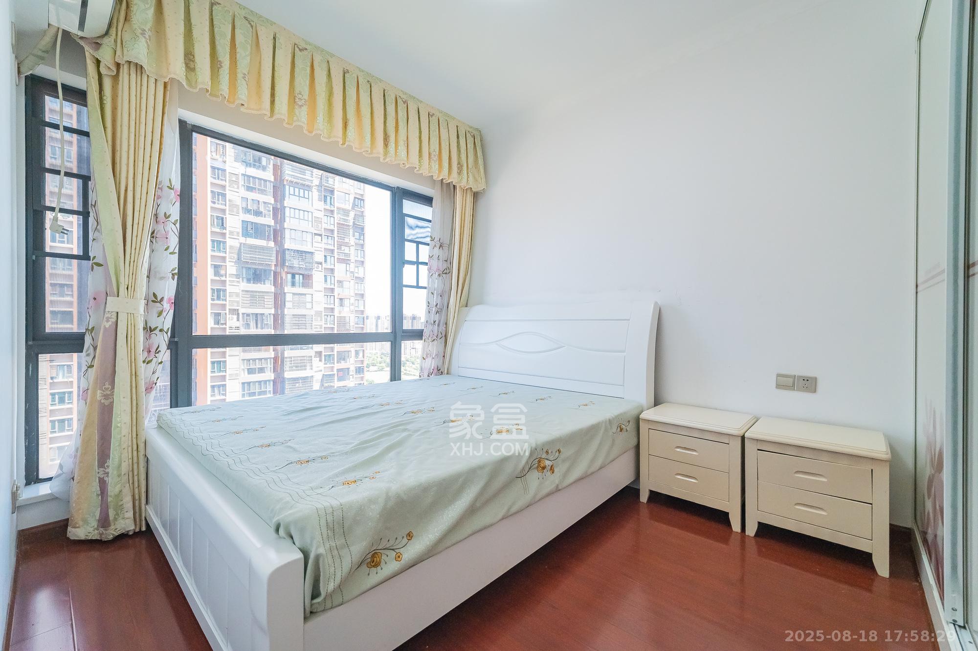 海伦春天 3室2厅2卫 95.8万 海伦春天 3室2厅2卫 95.8万卧室