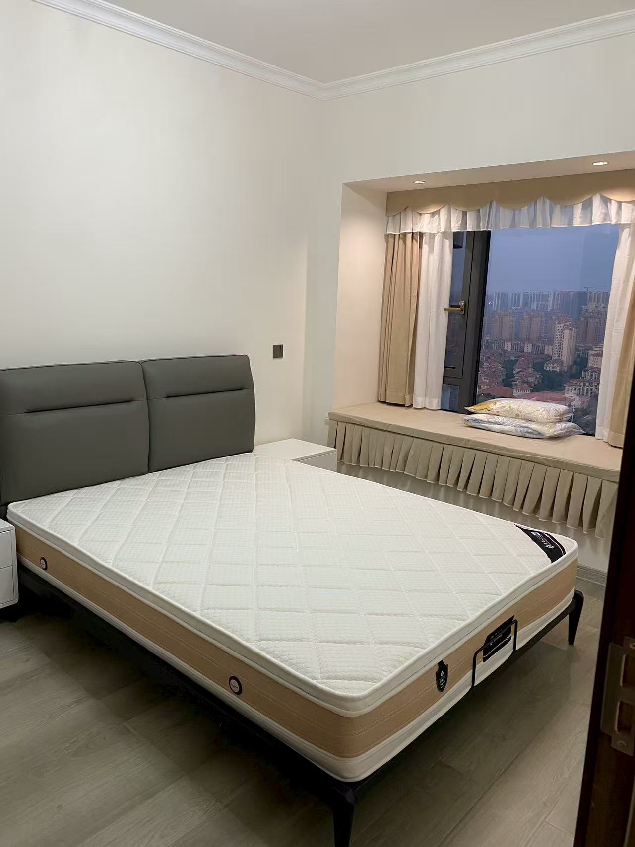 凯珑江景  3室2厅2卫   3000.00元/月室内图