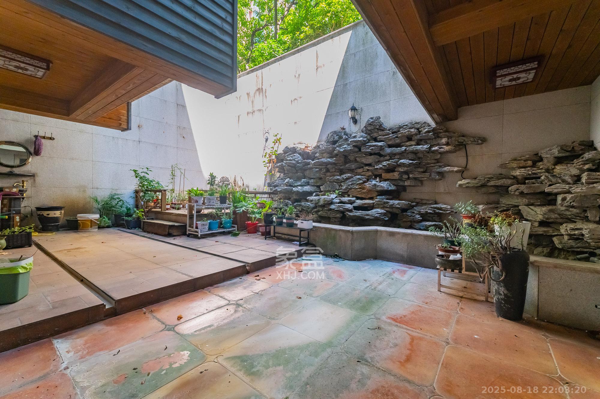 海伦春天  5室2厅3卫    288.0万其他