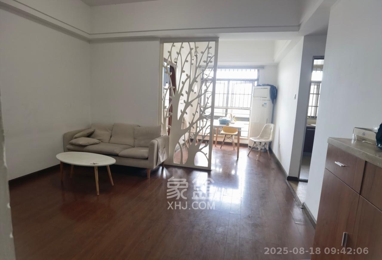 环宇天地、中海地产(中信城市广场二期)  2室2厅1卫    1800.0元/月 环宇天地、中海地产(中信城市广场二期)  2室2厅1卫    1800.0元/月