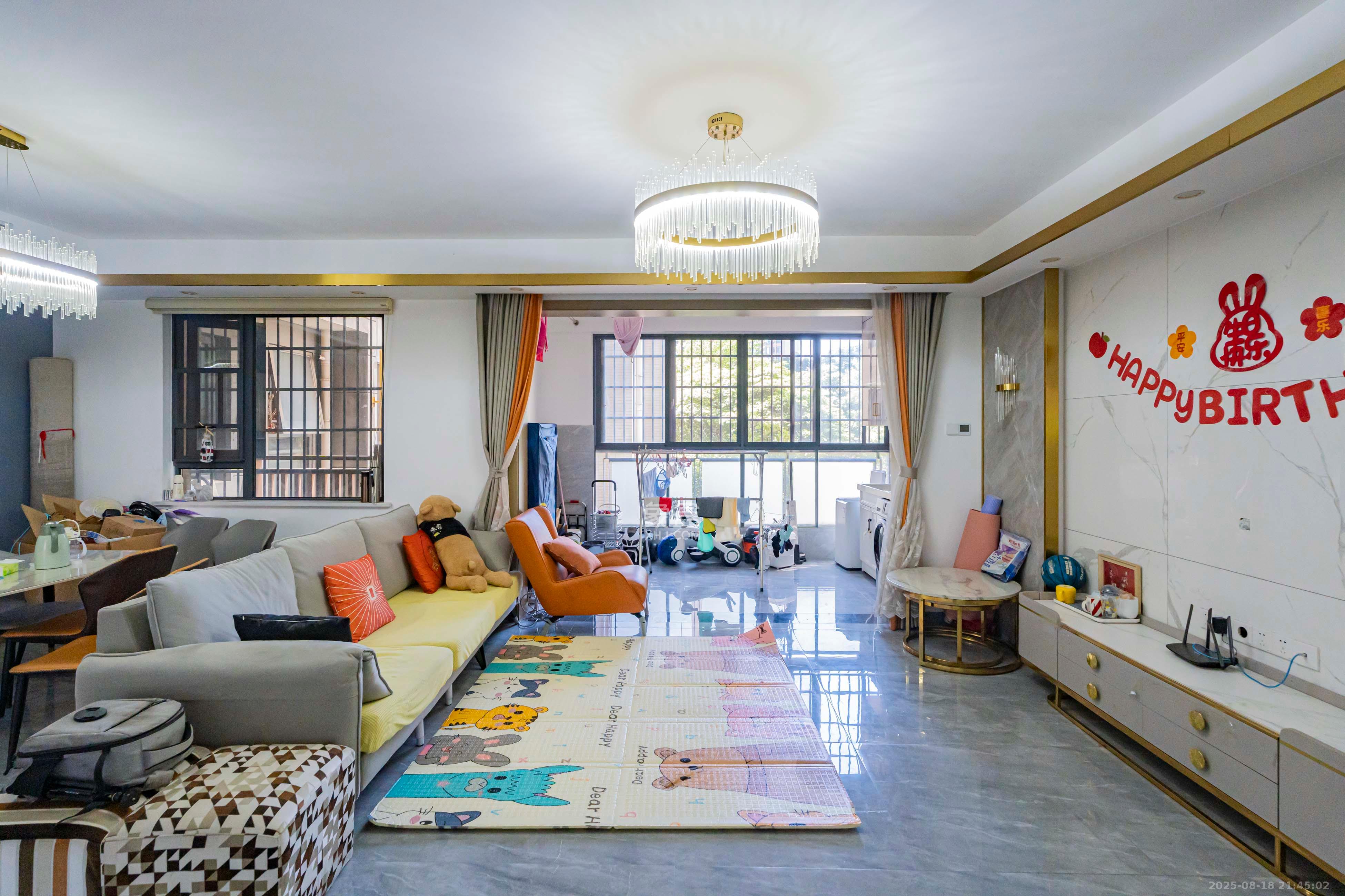 藏珑湖上国际花园  4室2厅2卫    144.8万 藏珑湖上国际花园  4室2厅2卫    144.8万