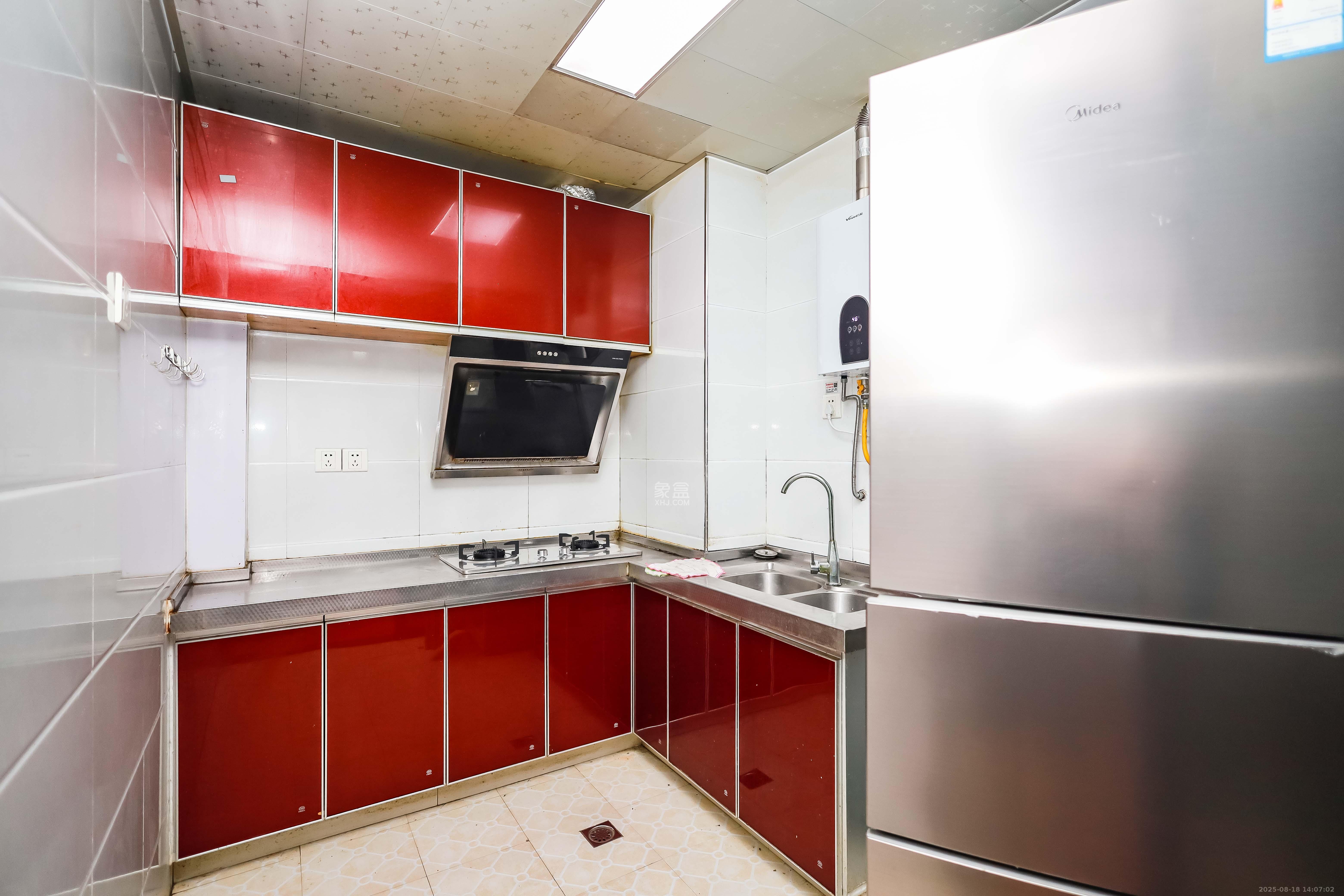 长房时代城  3室2厅1卫    82.8万 长房时代城  3室2厅1卫    82.8万厨房