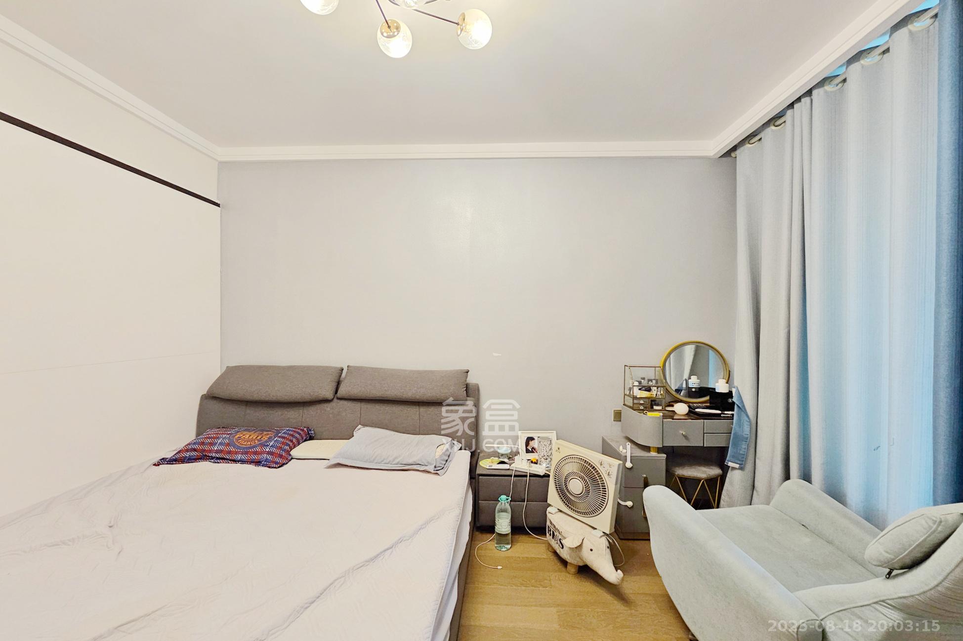 阳光城尚东湾蓝莓苑  4室2厅2卫    135.0万 阳光城尚东湾蓝莓苑  4室2厅2卫    135.0万卧室