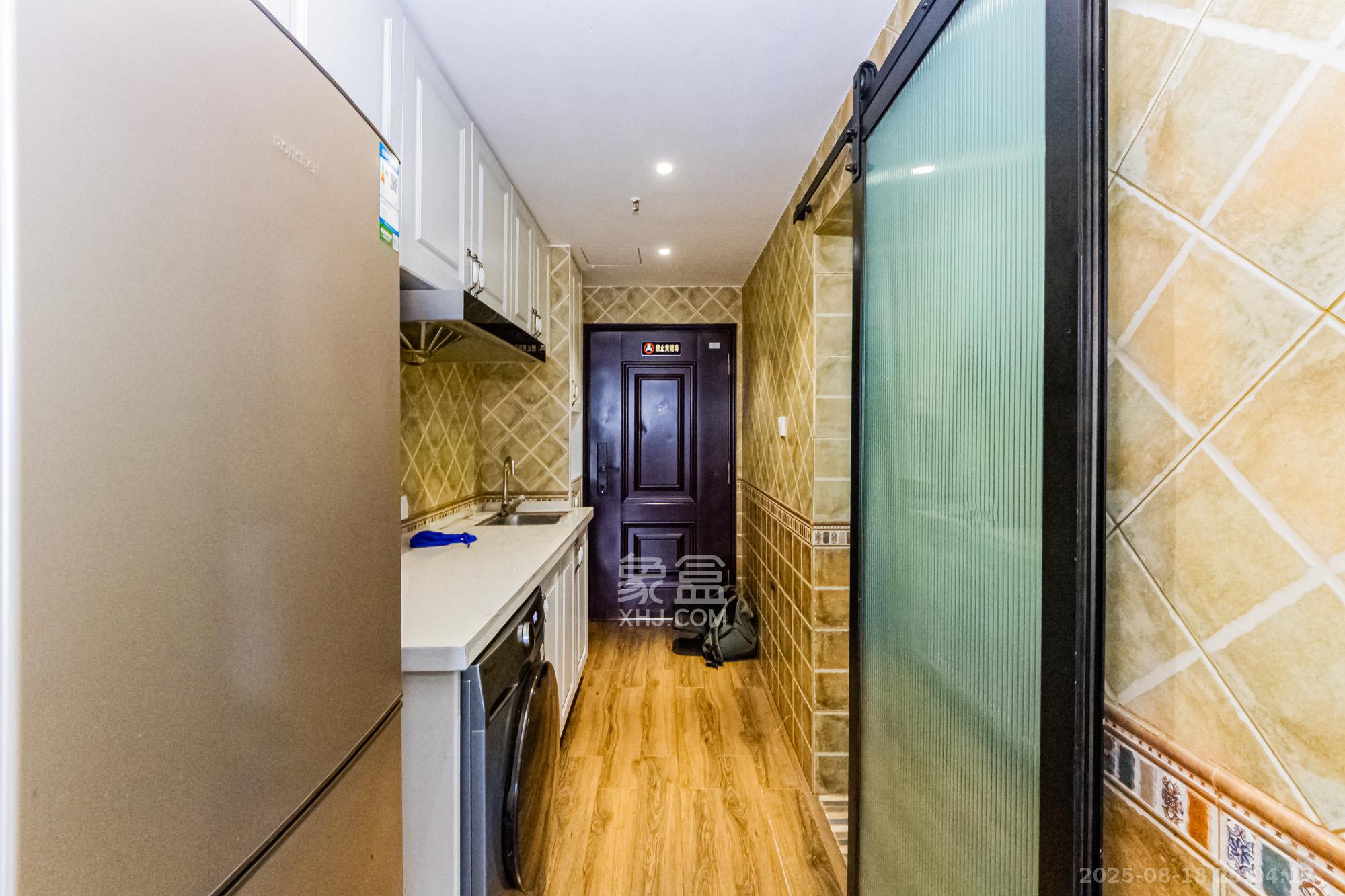 润和国际广场  1室1厅1卫    32.0万 润和国际广场  1室1厅1卫    32.0万厨房