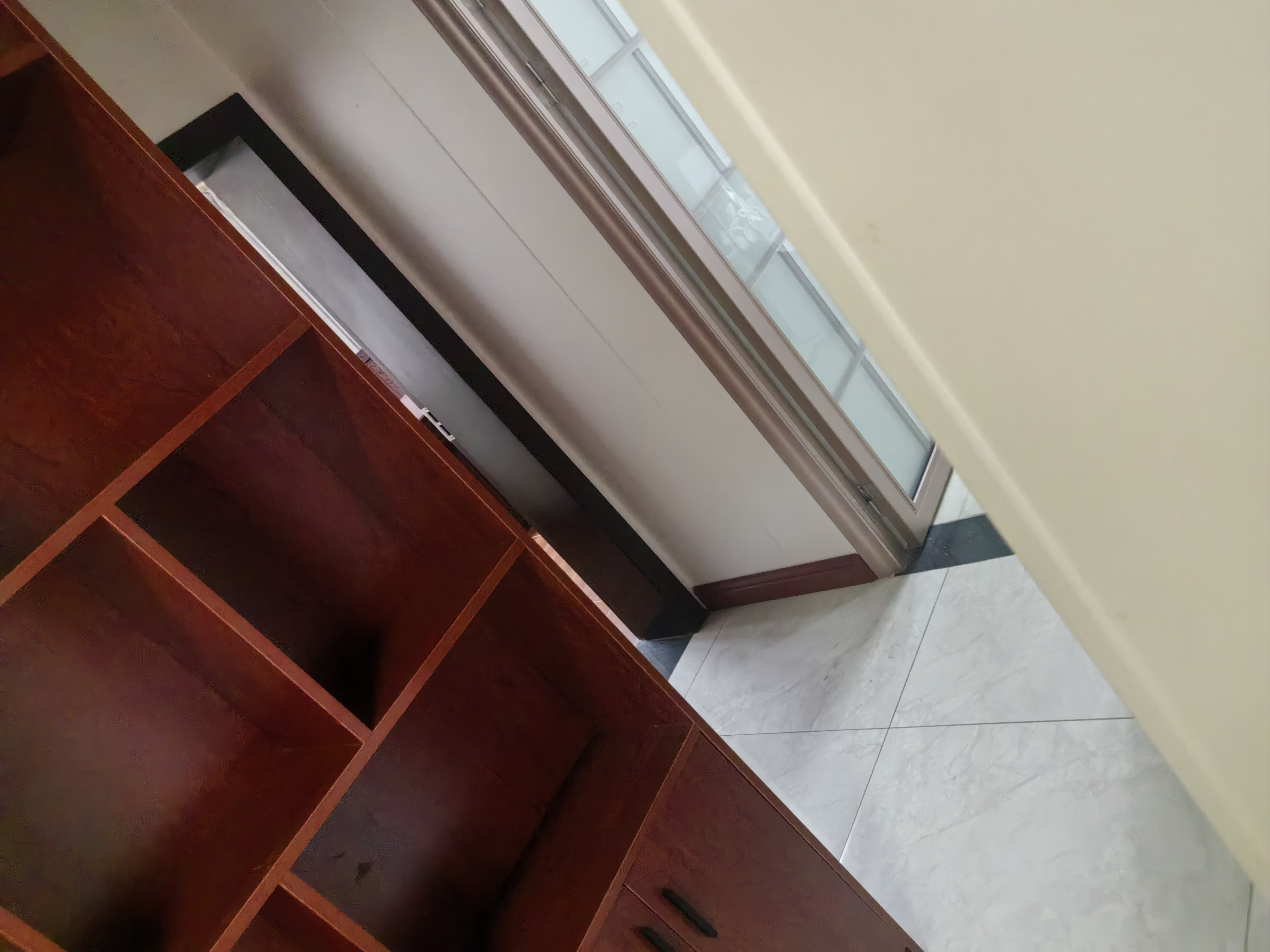 西湾别墅 8室3厅2卫 20000.0元/月 西湾别墅 8室3厅2卫 20000.0元/月室内图