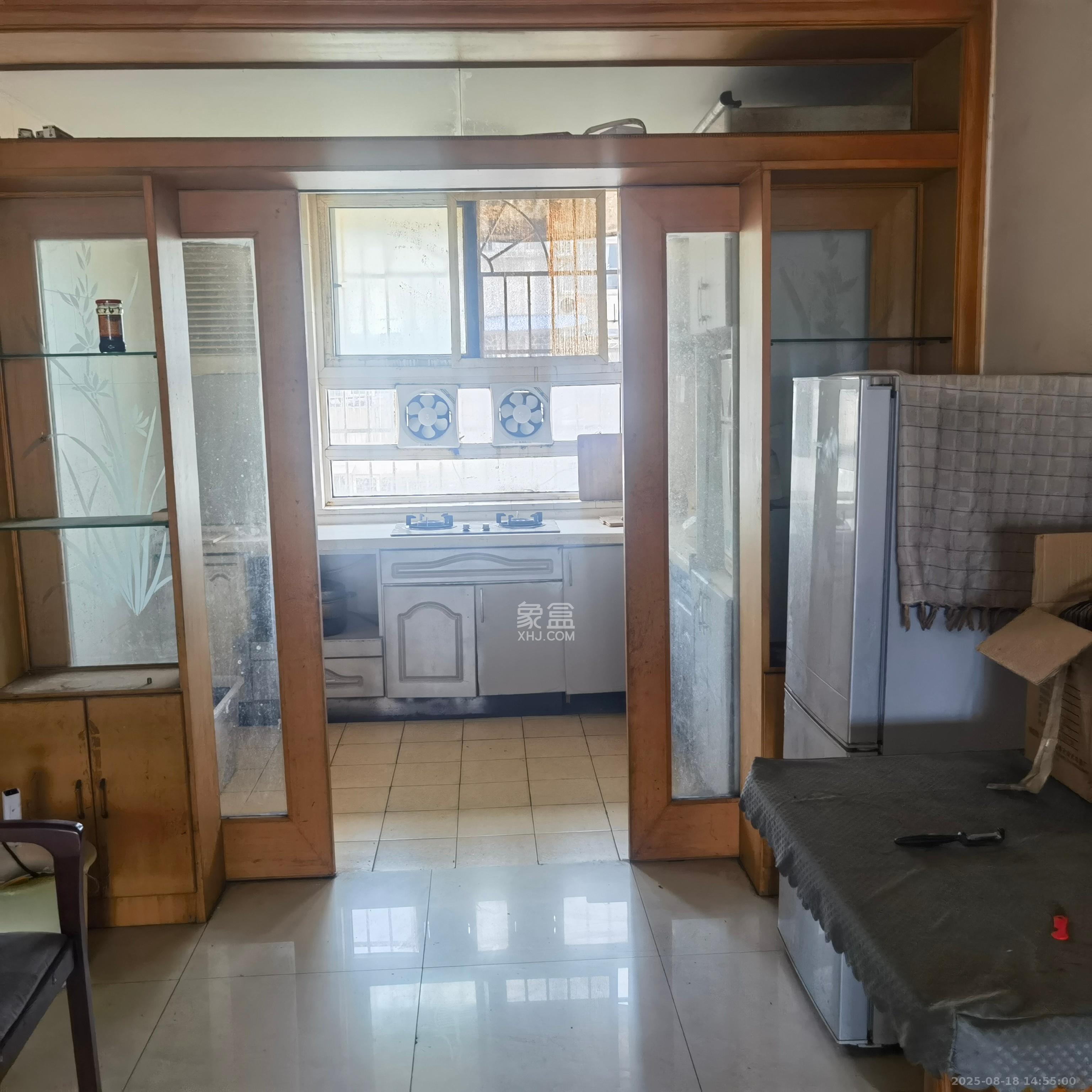 海威大厦  4室2厅2卫    1800.0元/月室内图