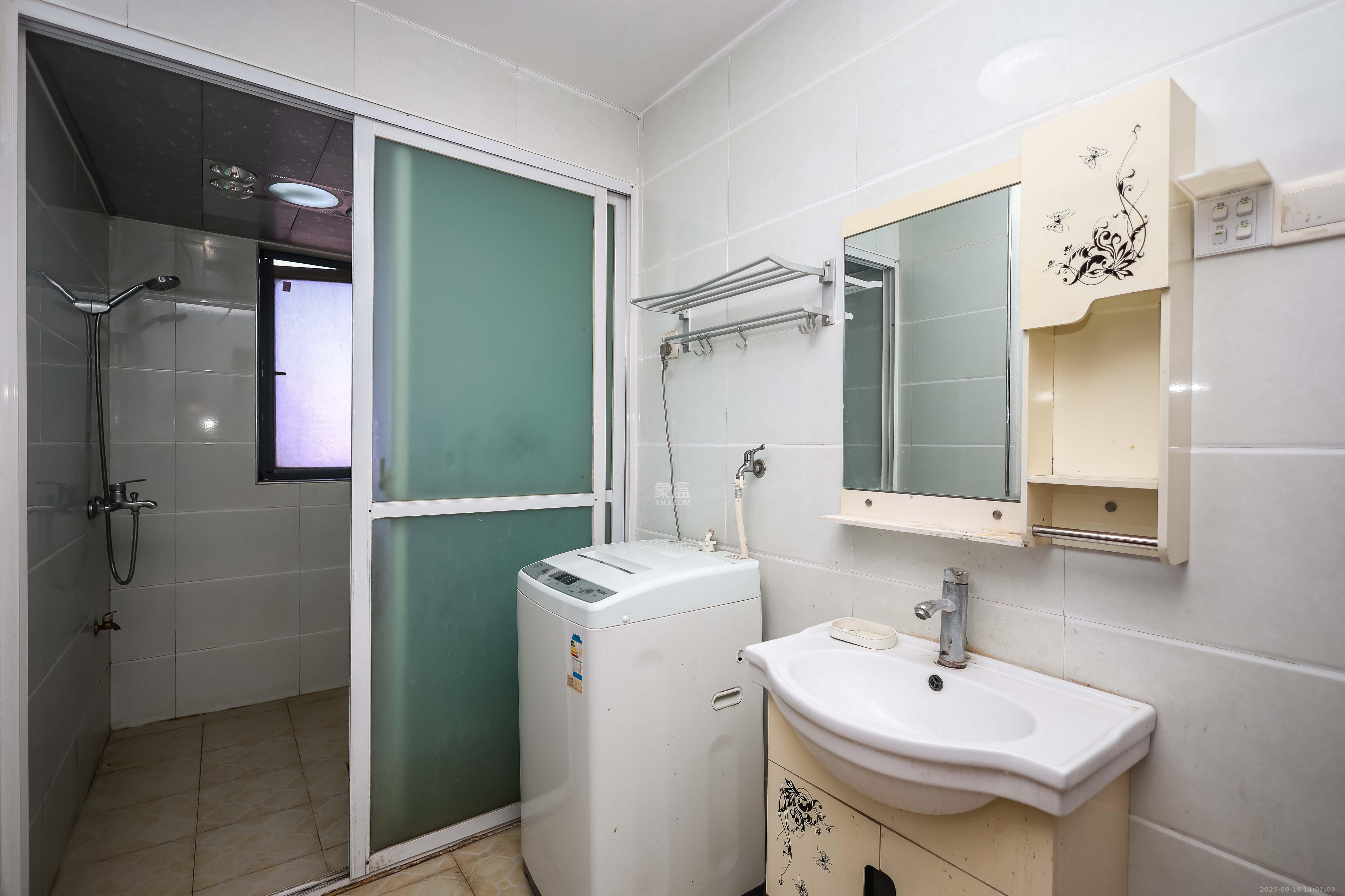 长房时代城  3室2厅1卫    82.8万 长房时代城  3室2厅1卫    82.8万卫生间