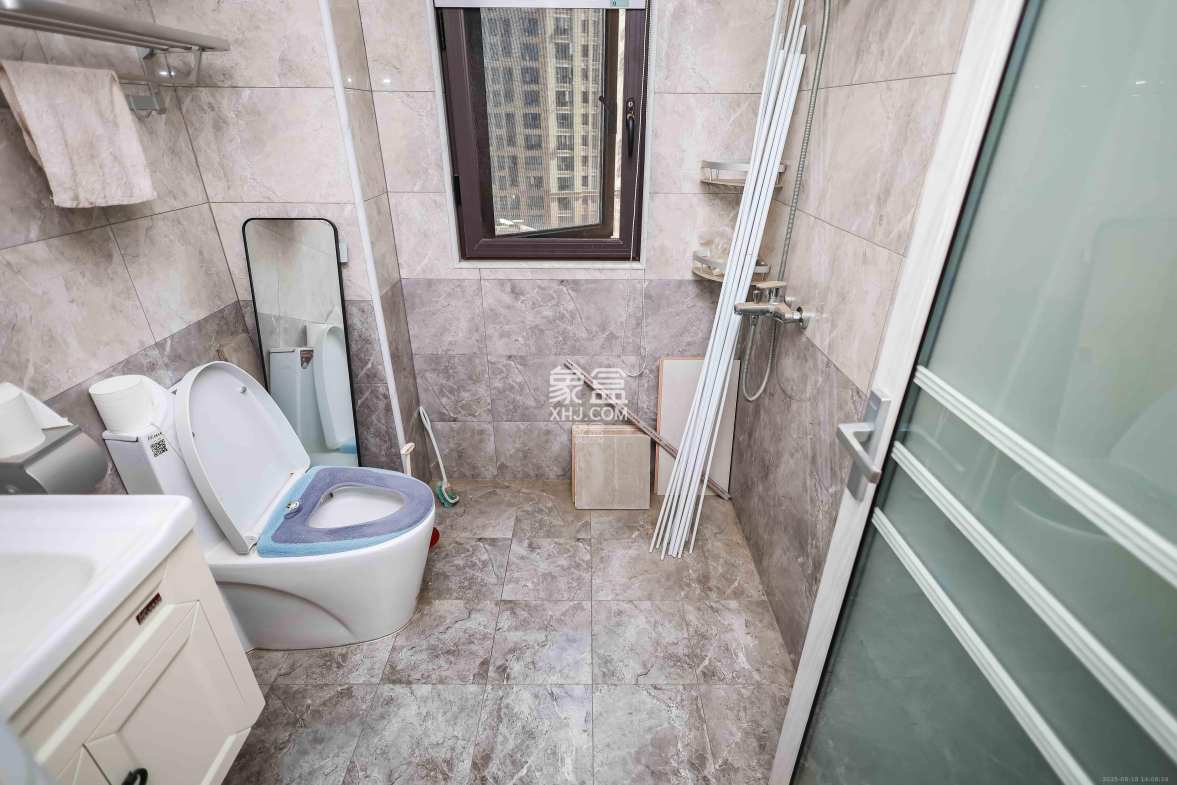 奥克斯缔壹城 4室2厅2卫 168.0万 奥克斯缔壹城 4室2厅2卫 168.0万卫生间