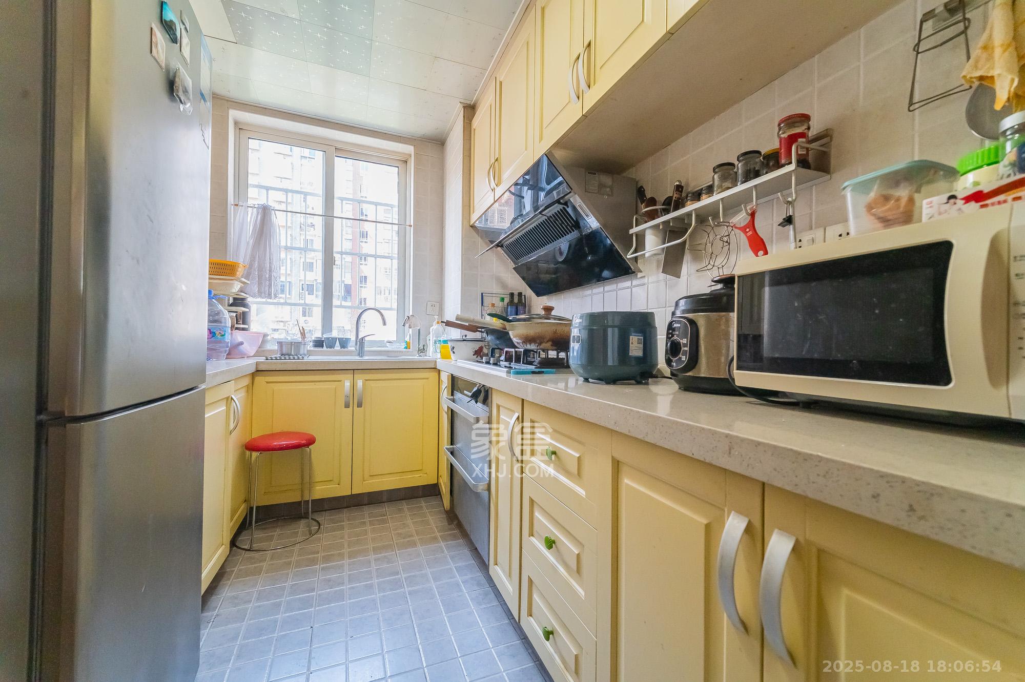 陶然居  4室2厅2卫    138.0万 陶然居  4室2厅2卫    138.0万厨房