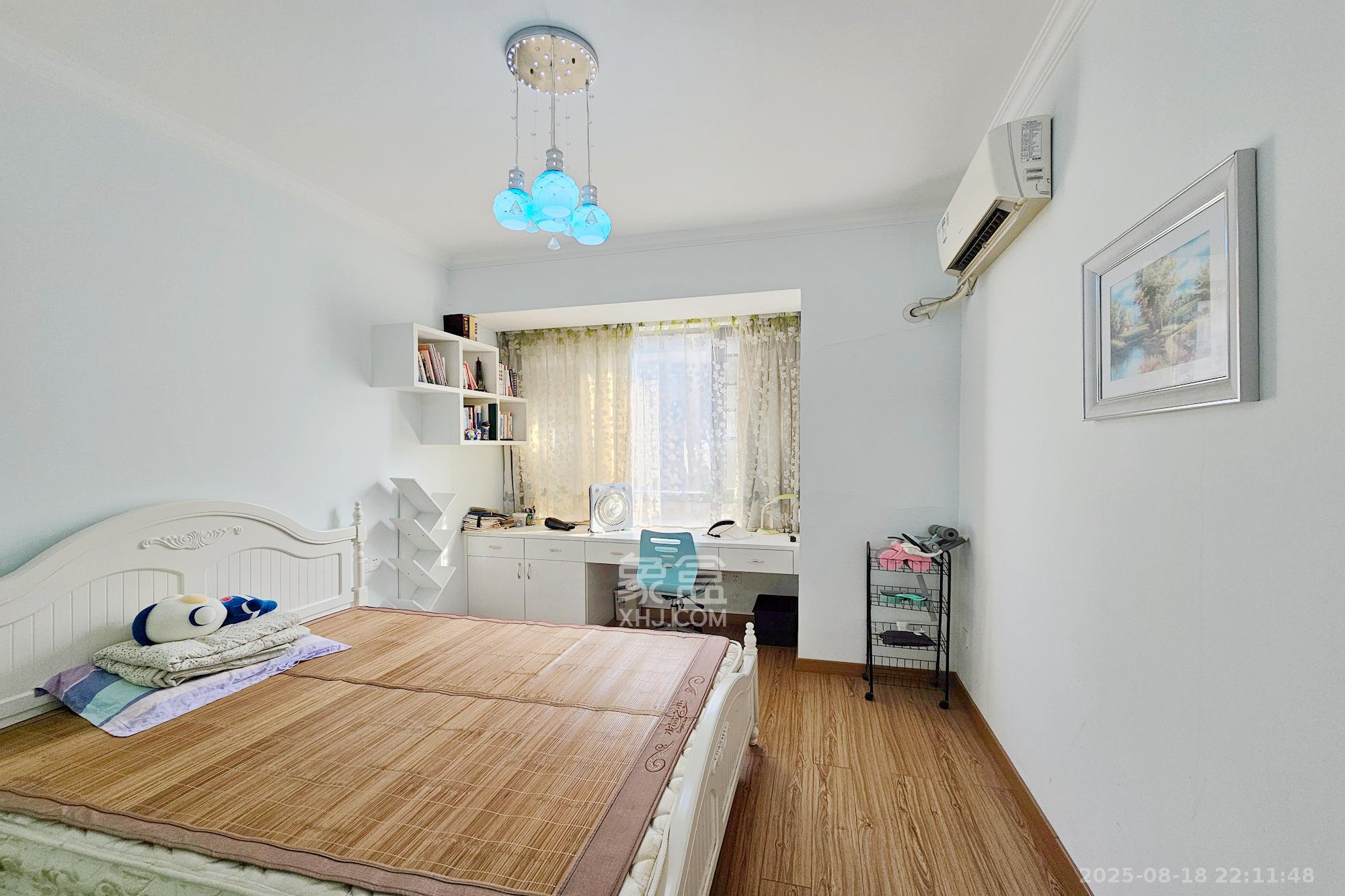 新华都万家城  3室2厅2卫    119.8万卧室