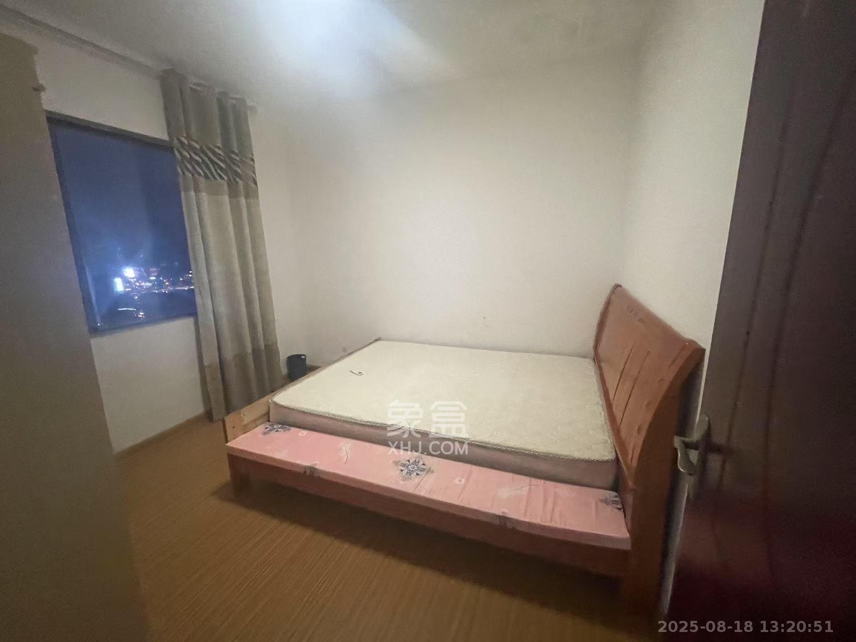 兴隆景苑  3室2厅2卫    2500.0元/月 兴隆景苑  3室2厅2卫    2500.0元/月室内图