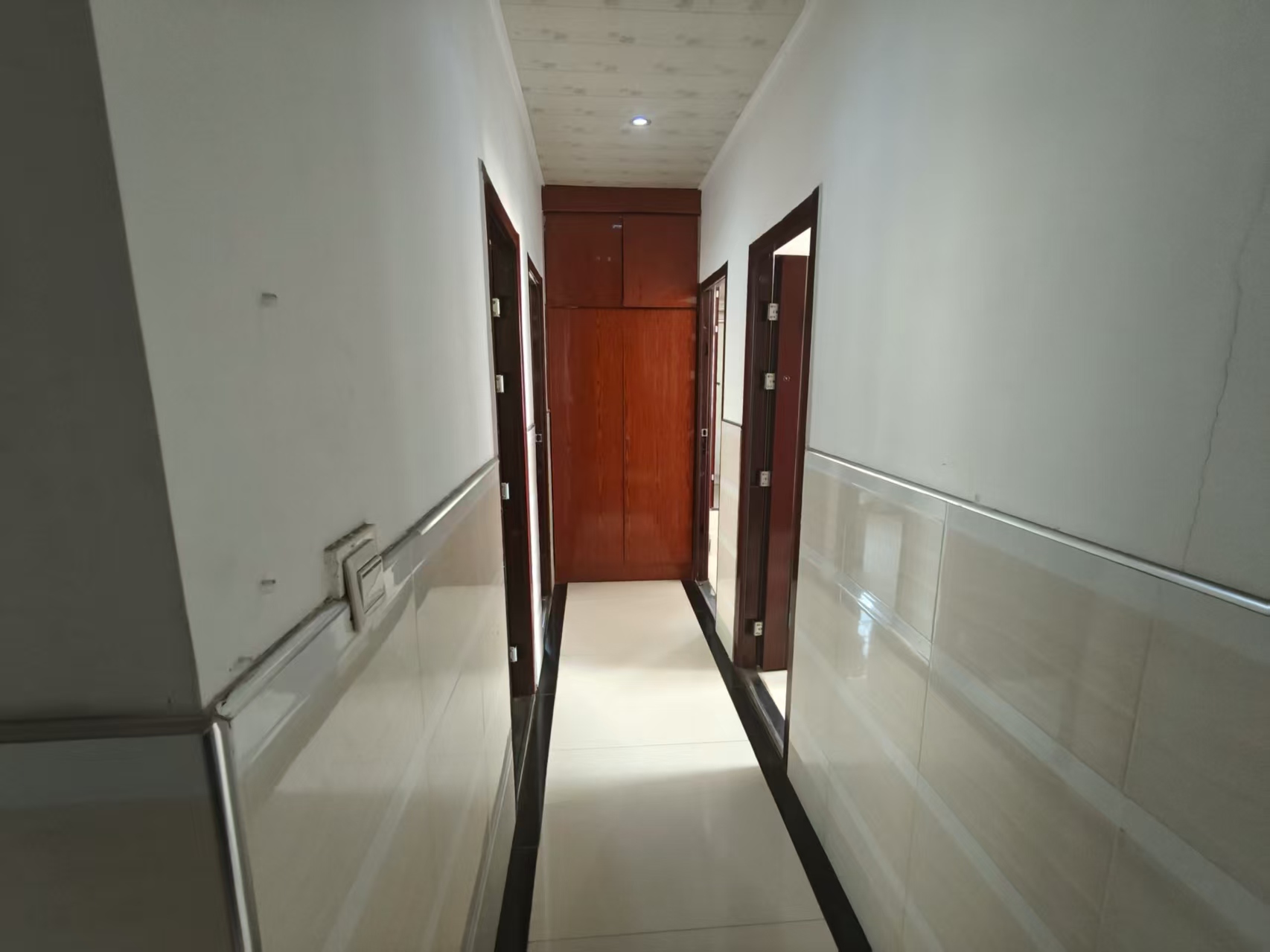 时代大厦  7室2厅3卫    45.0万 时代大厦  7室2厅3卫    45.0万室内图