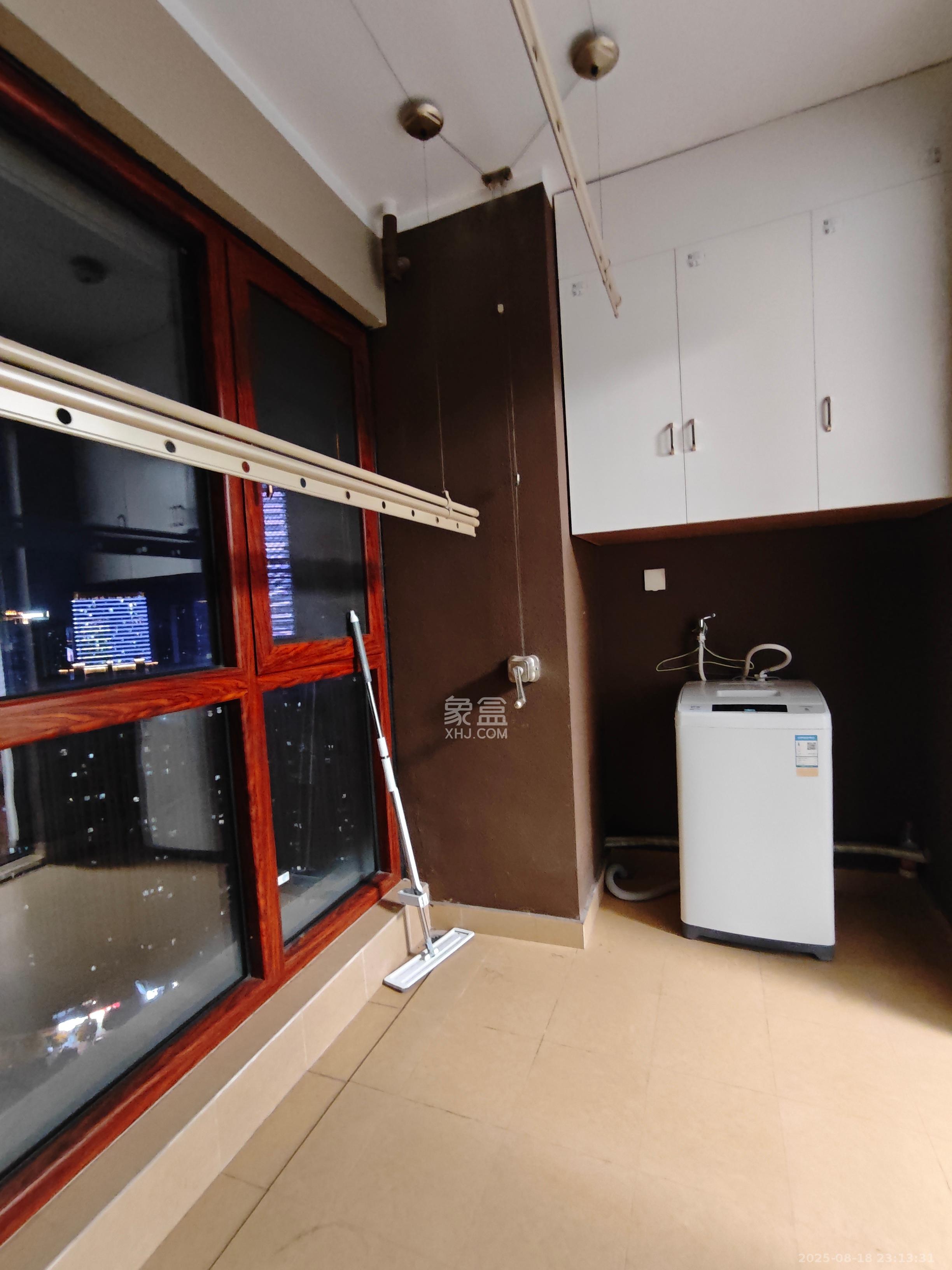 万科里金域国际  3室2厅2卫   3600.00元/月室内图