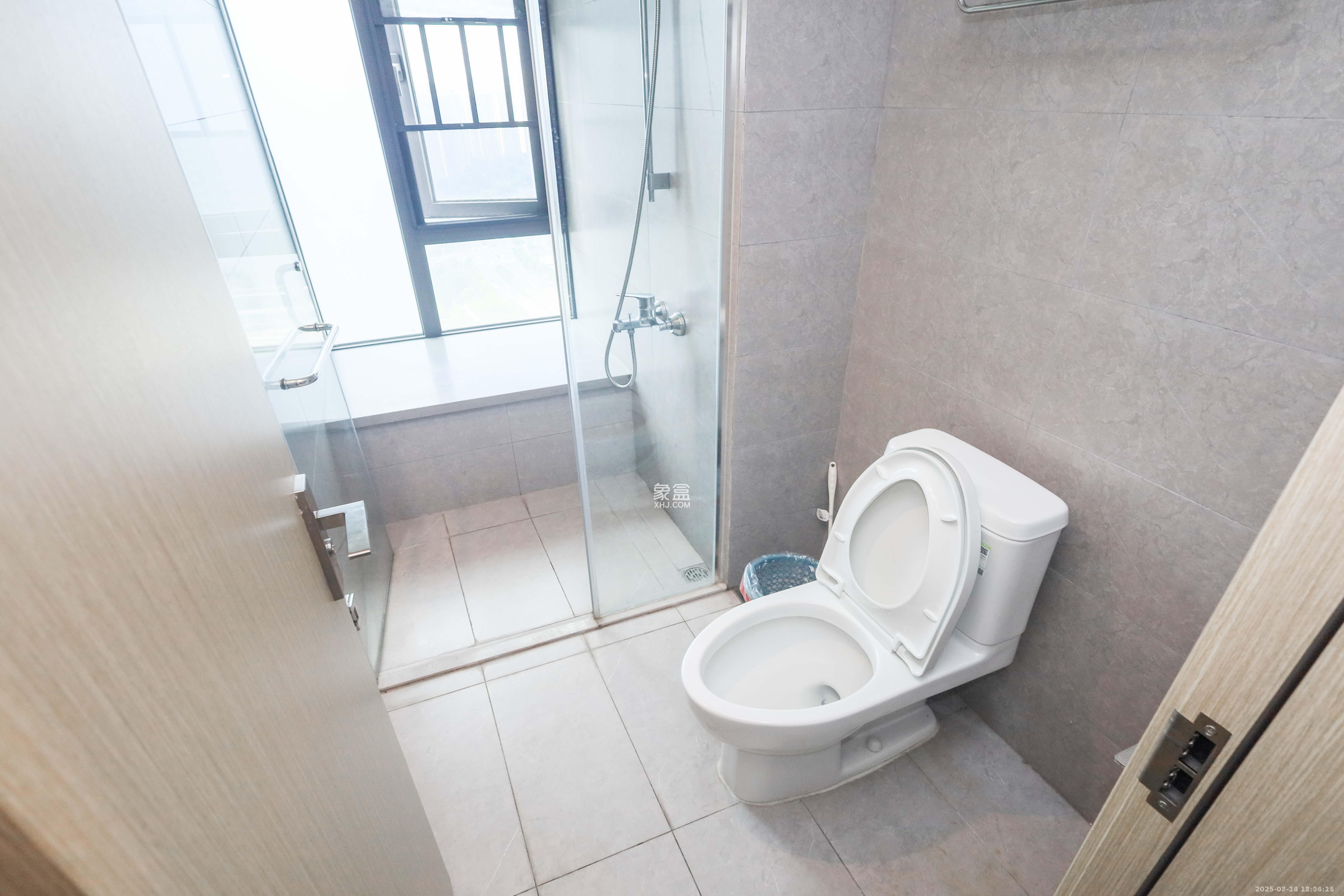 时代梅溪领峰  4室2厅2卫   4500.00元/月室内图