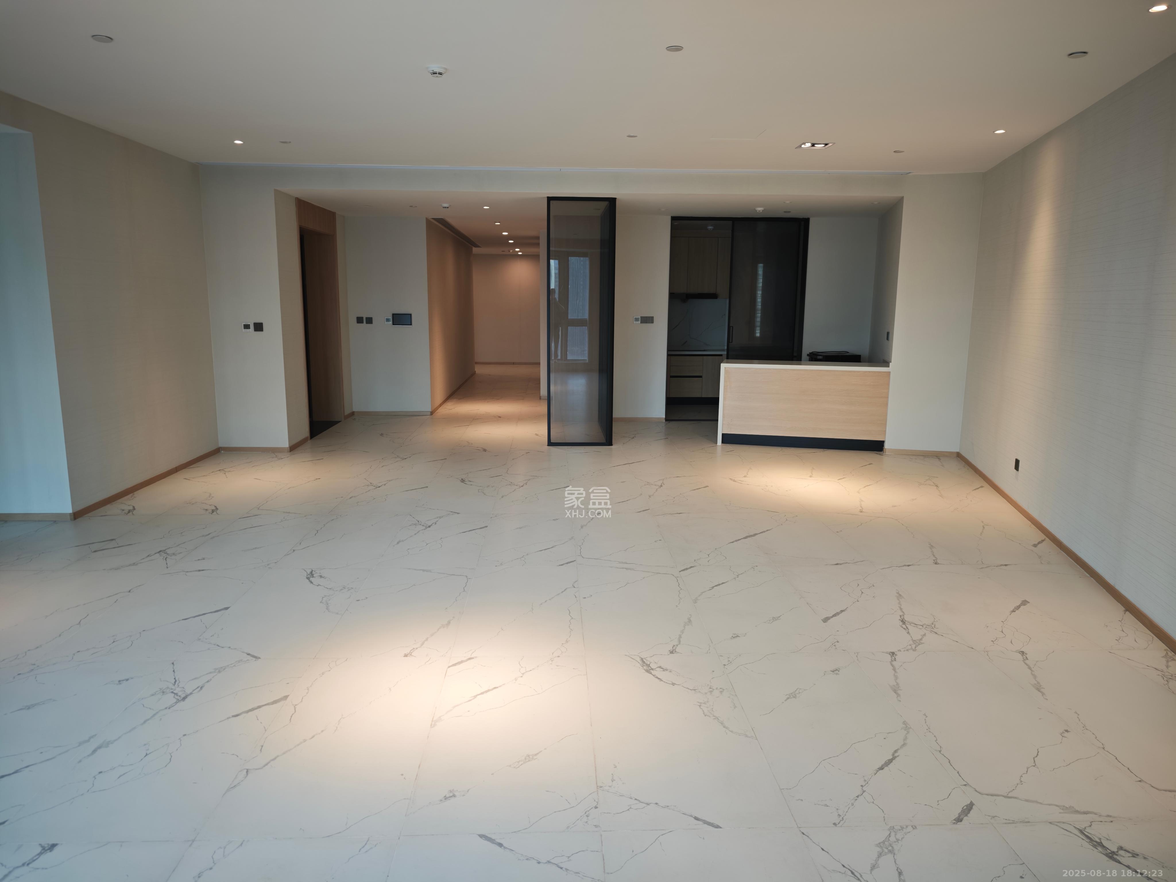 正荣梅溪紫阙台  4室2厅3卫    8500.0元/月室内图