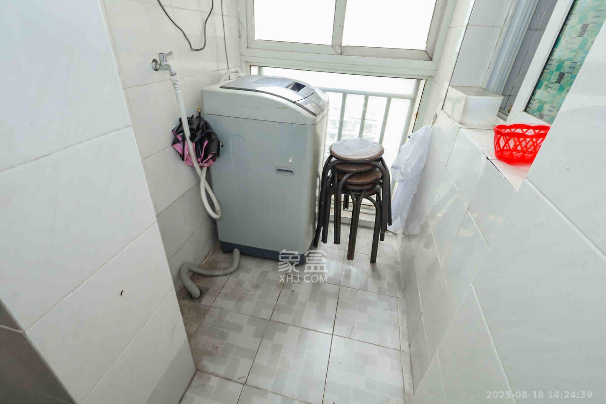 嘉逸名庭  2室1厅1卫   2200.00元/月室内图