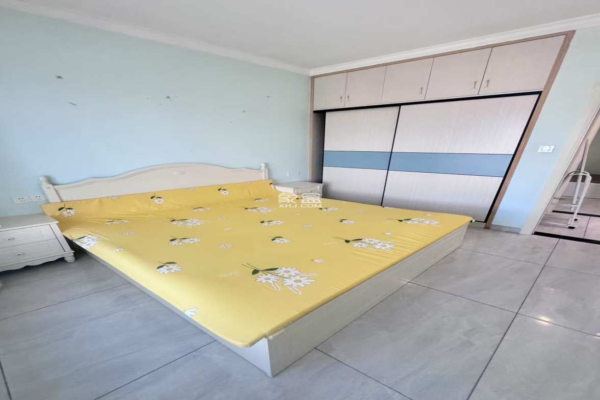 鸿信公寓 2室2厅1卫 2000.00元/月 鸿信公寓 2室2厅1卫 2000.00元/月室内图