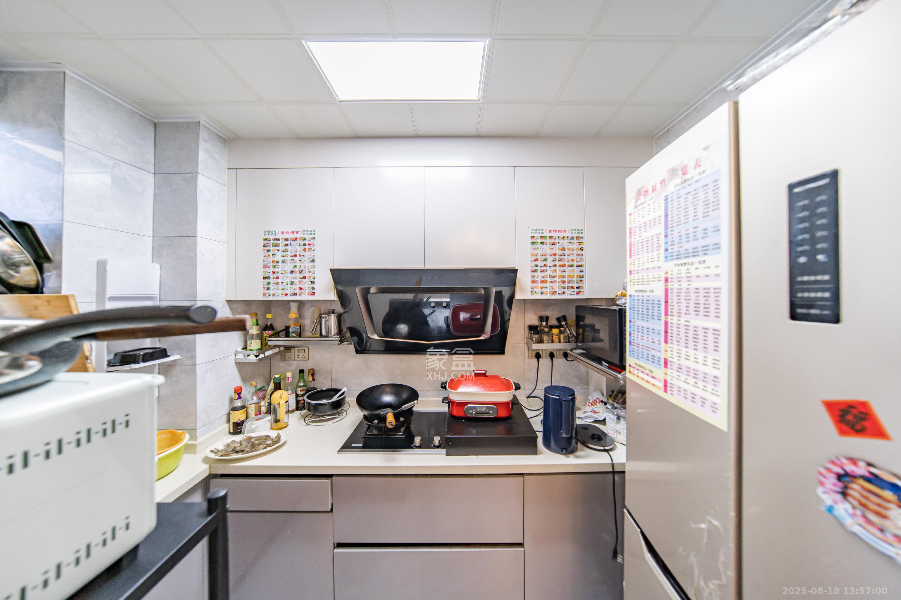 合能洋湖公馆  3室1厅2卫    95.0万 合能洋湖公馆  3室1厅2卫    95.0万厨房