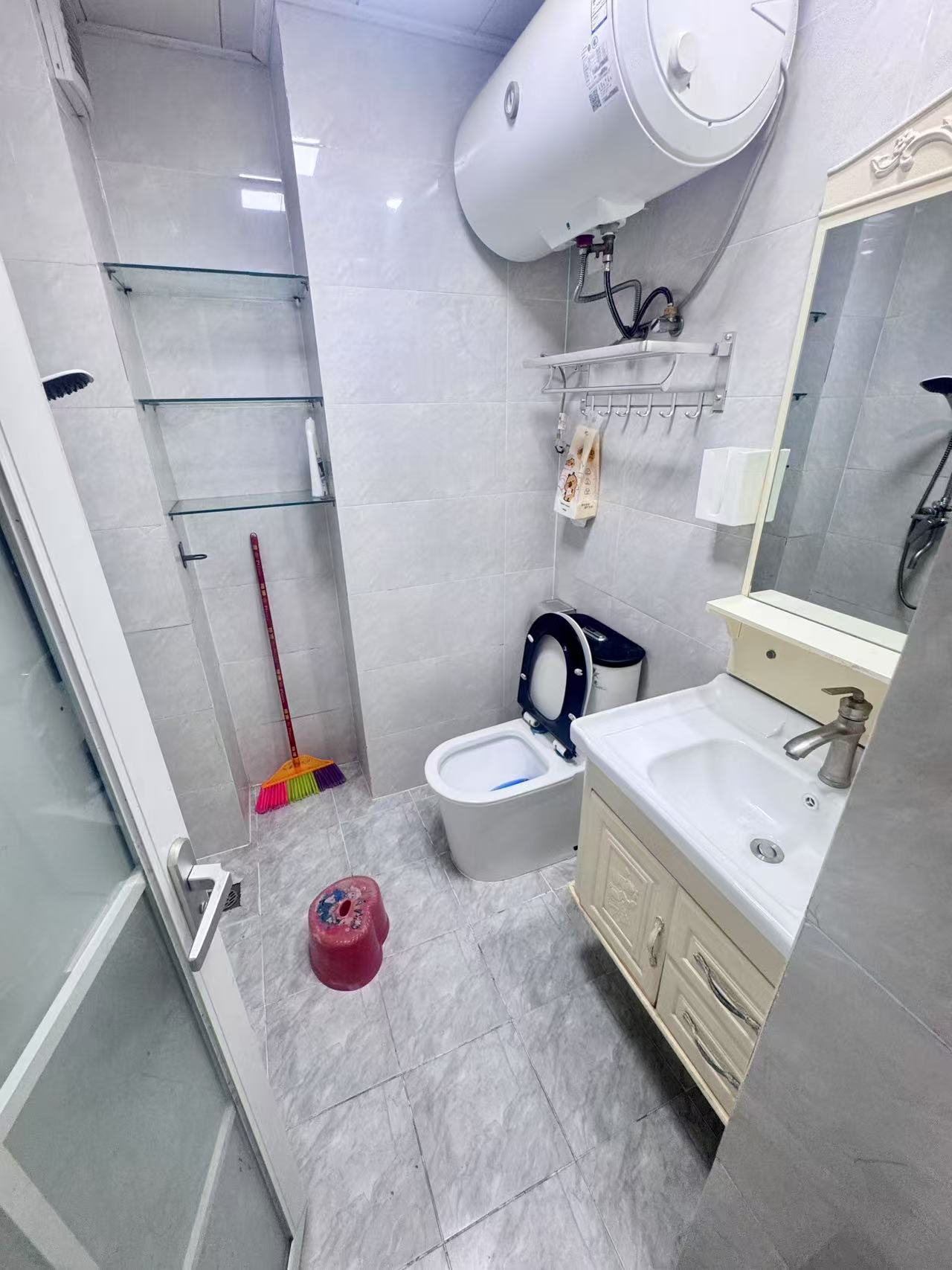 鸿信公寓 2室2厅1卫 2000.00元/月 鸿信公寓 2室2厅1卫 2000.00元/月室内图