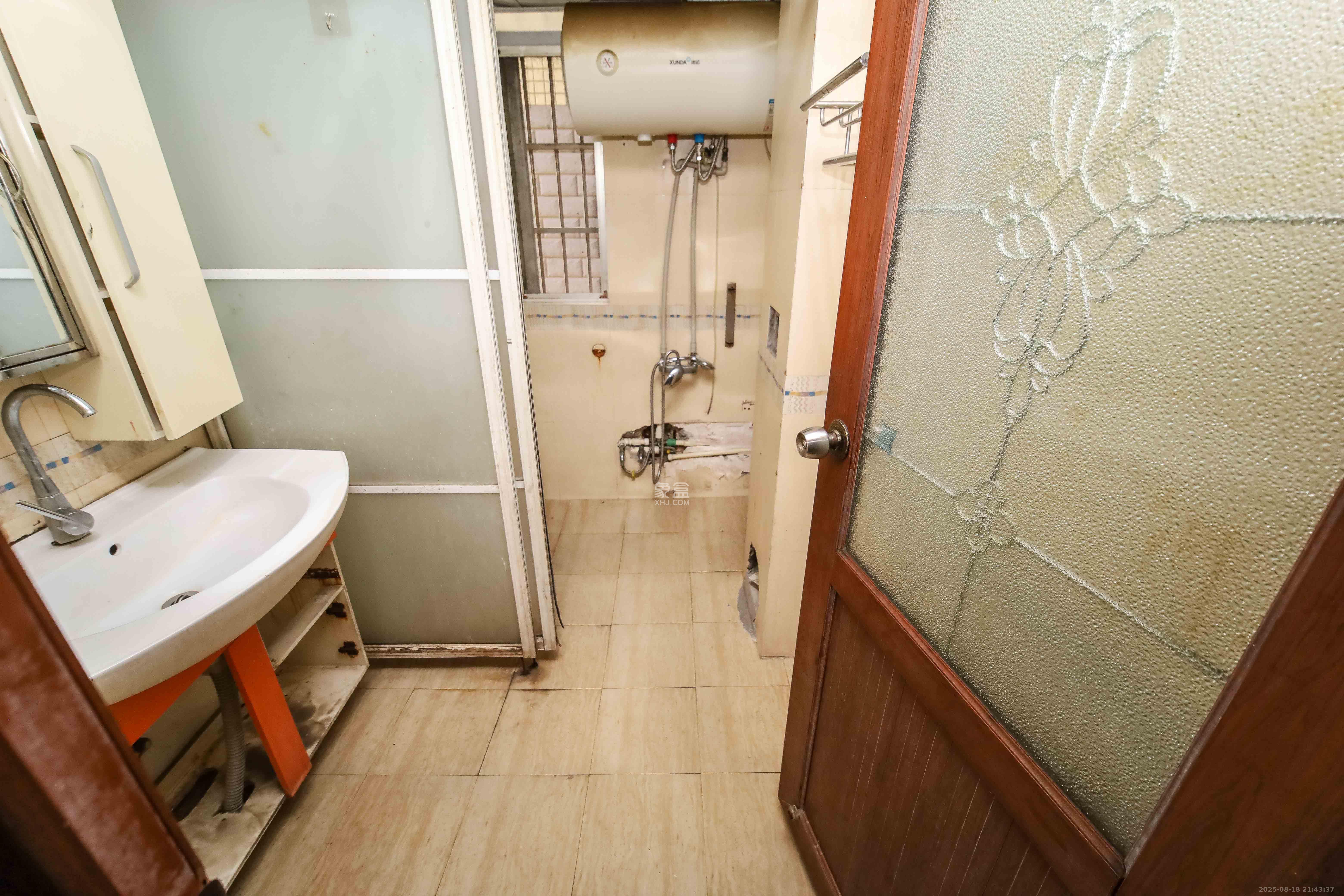 农广校单位宿舍  4室2厅2卫    79.8万 农广校单位宿舍  4室2厅2卫    79.8万卫生间