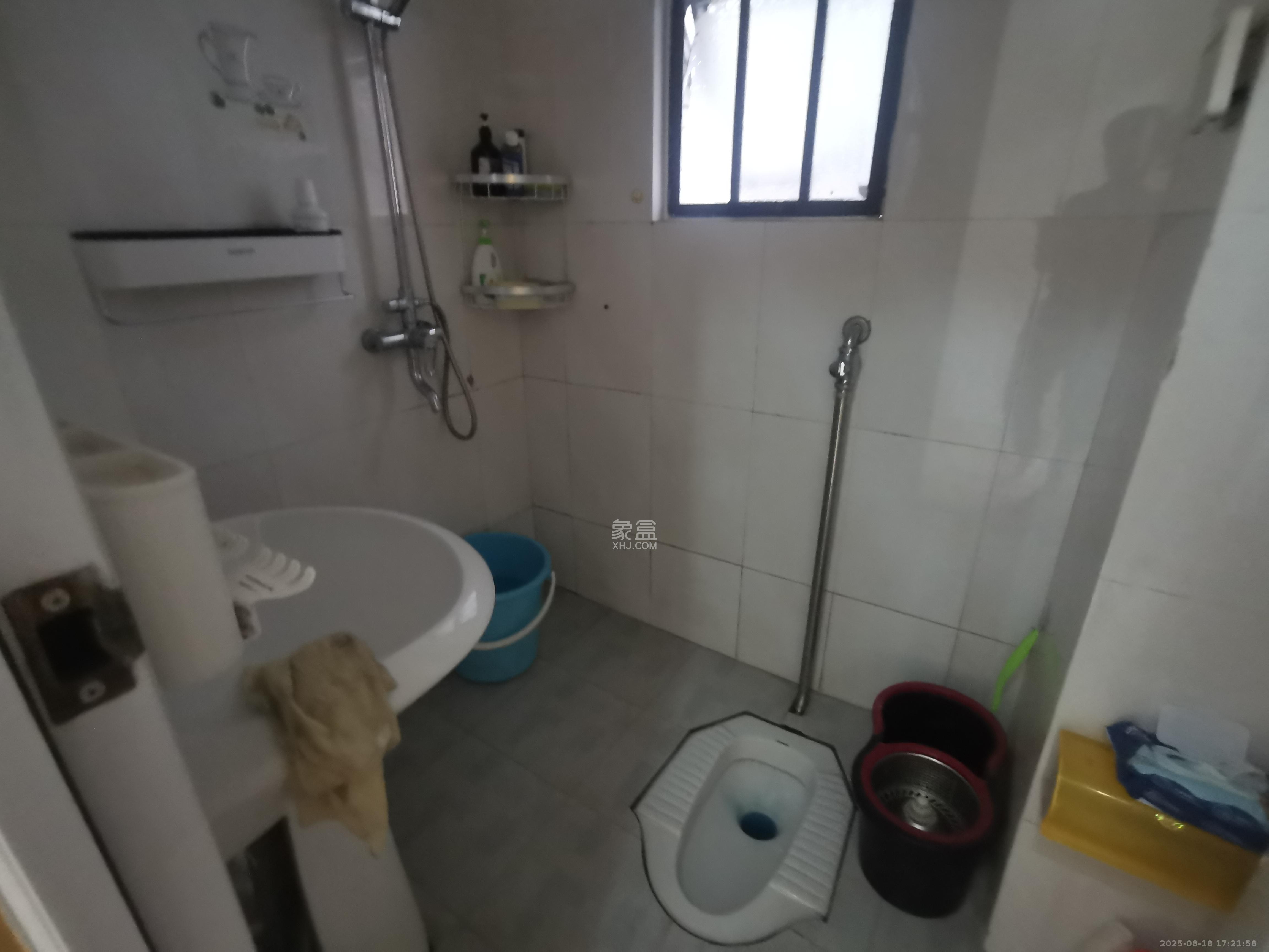 银港水晶城  3室2厅2卫    2700.0元/月室内图